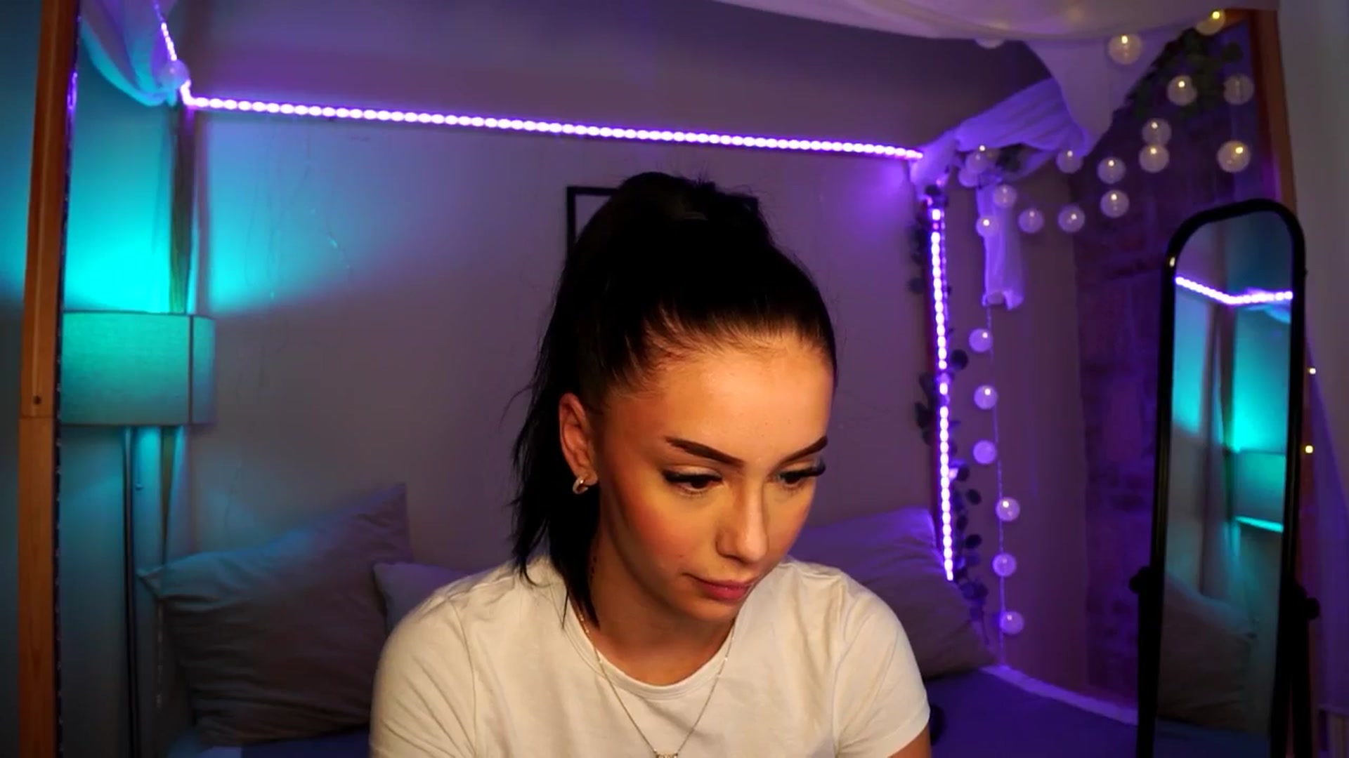 Gallery image thumbnail from Naomii18's myfreecams stream on, 06/05/2024, 16:09 image 5 of 20