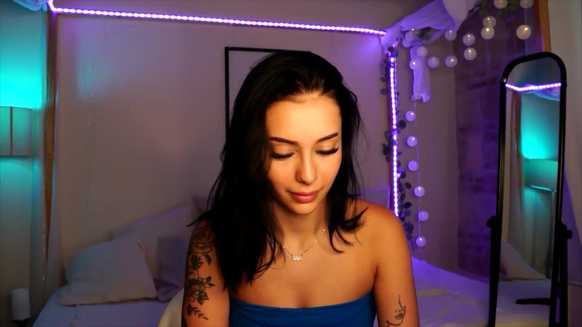 Gallery image thumbnail from Naomii18's myfreecams stream on, 06/07/2024, 15:15 image 10 of 20