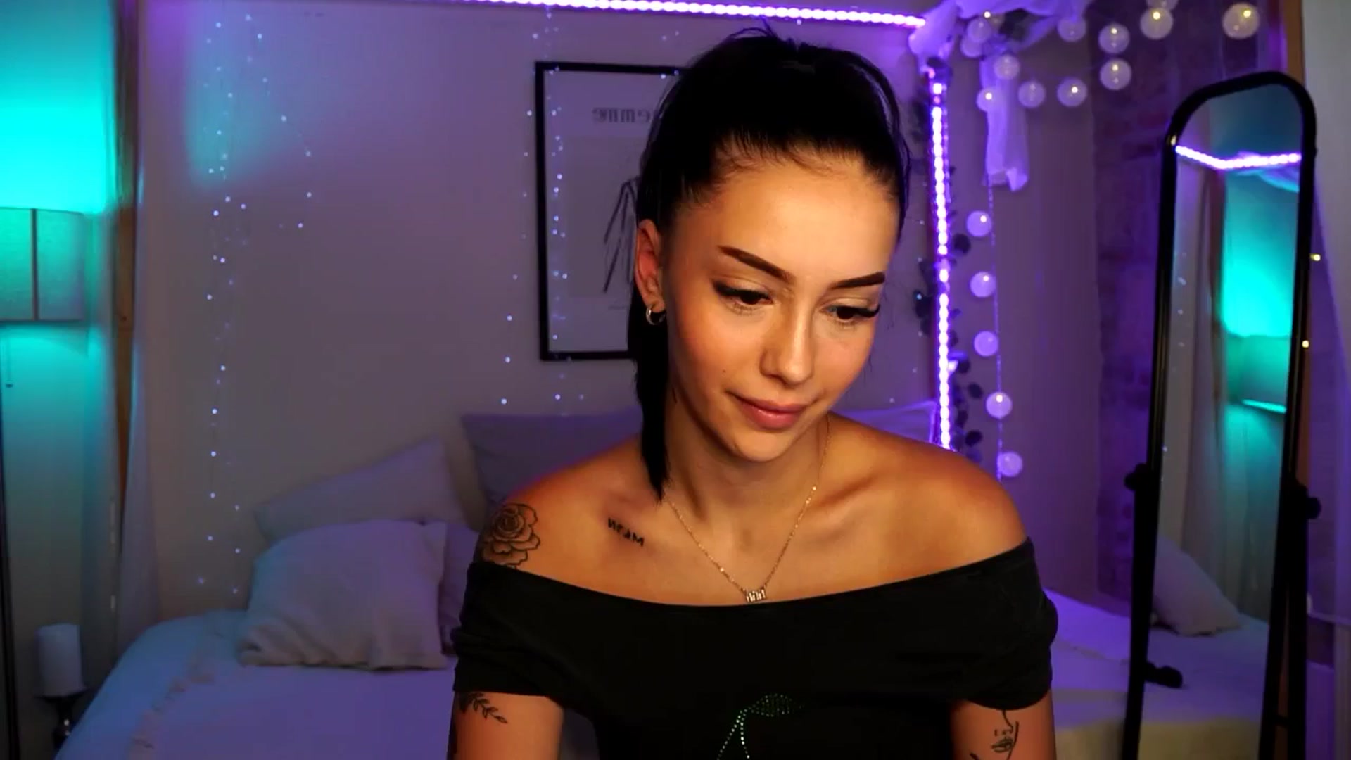 Gallery image thumbnail from Naomii18's myfreecams stream on, 06/08/2024, 11:26 image 15 of 20