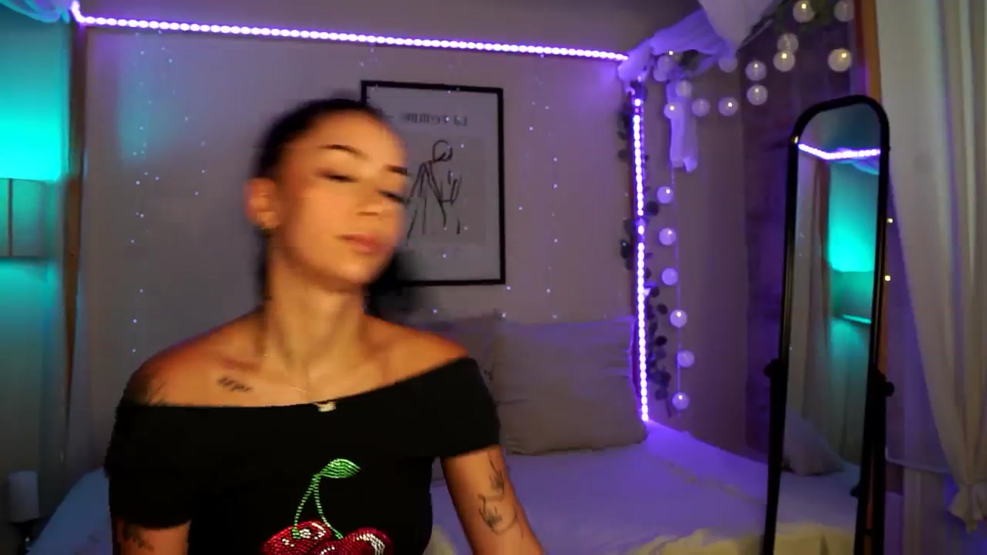 Gallery image thumbnail from Naomii18's myfreecams stream on, 06/08/2024, 13:22 image 6 of 20