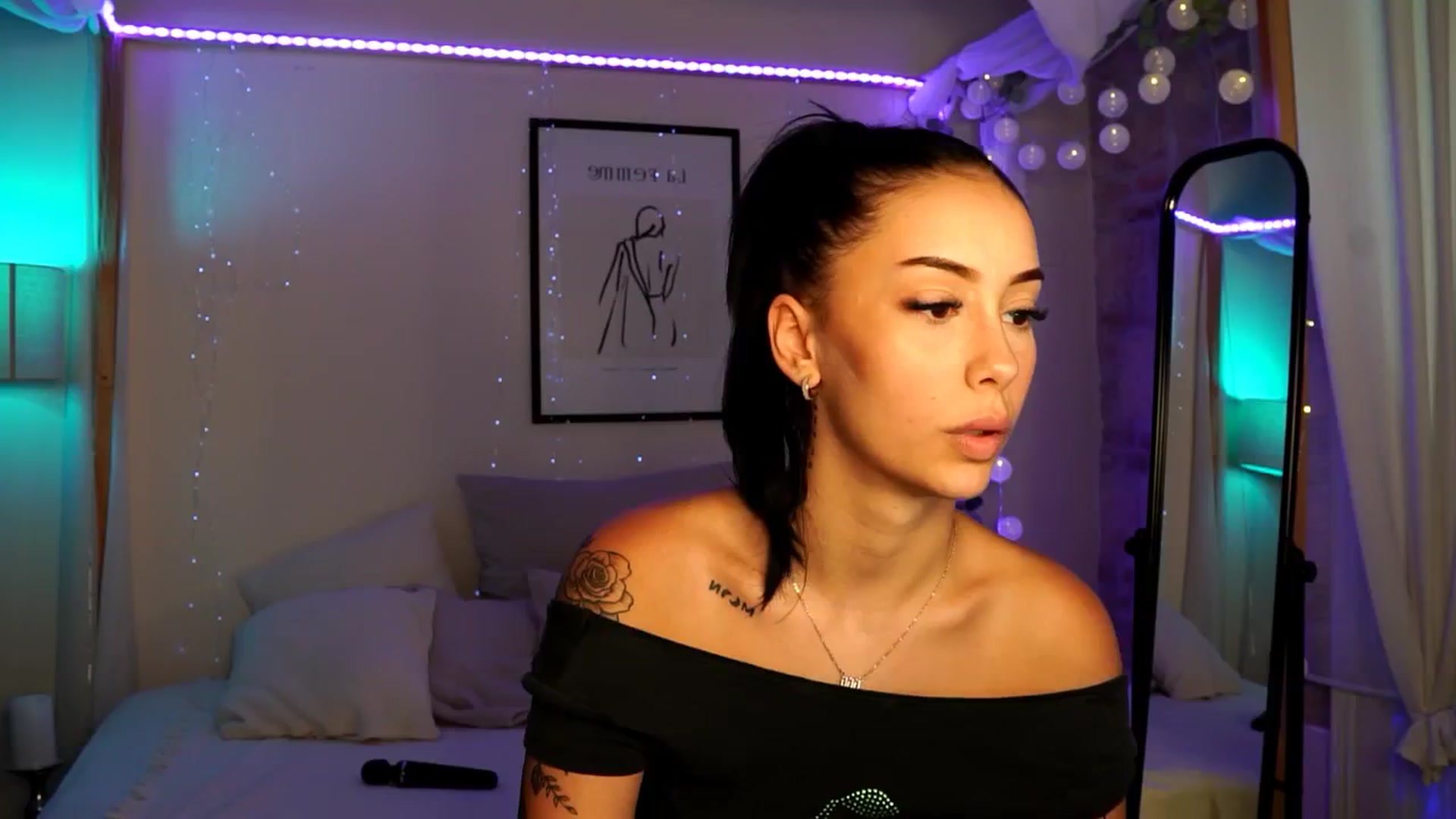 Gallery image thumbnail from Naomii18's myfreecams stream on, 06/08/2024, 13:22 image 7 of 20