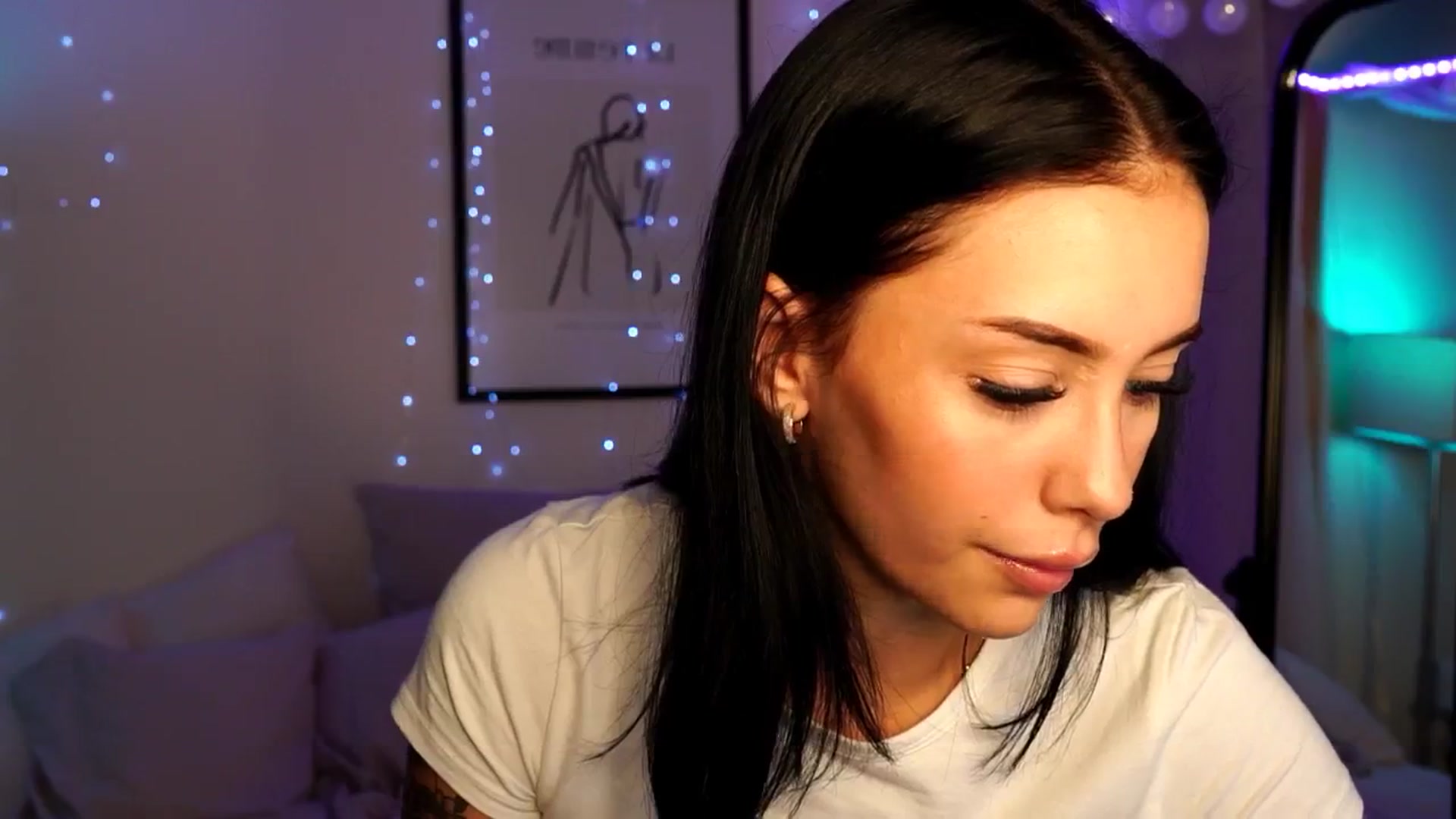 Gallery image thumbnail from Naomii18's myfreecams stream on, 06/10/2024, 13:48 image 12 of 20