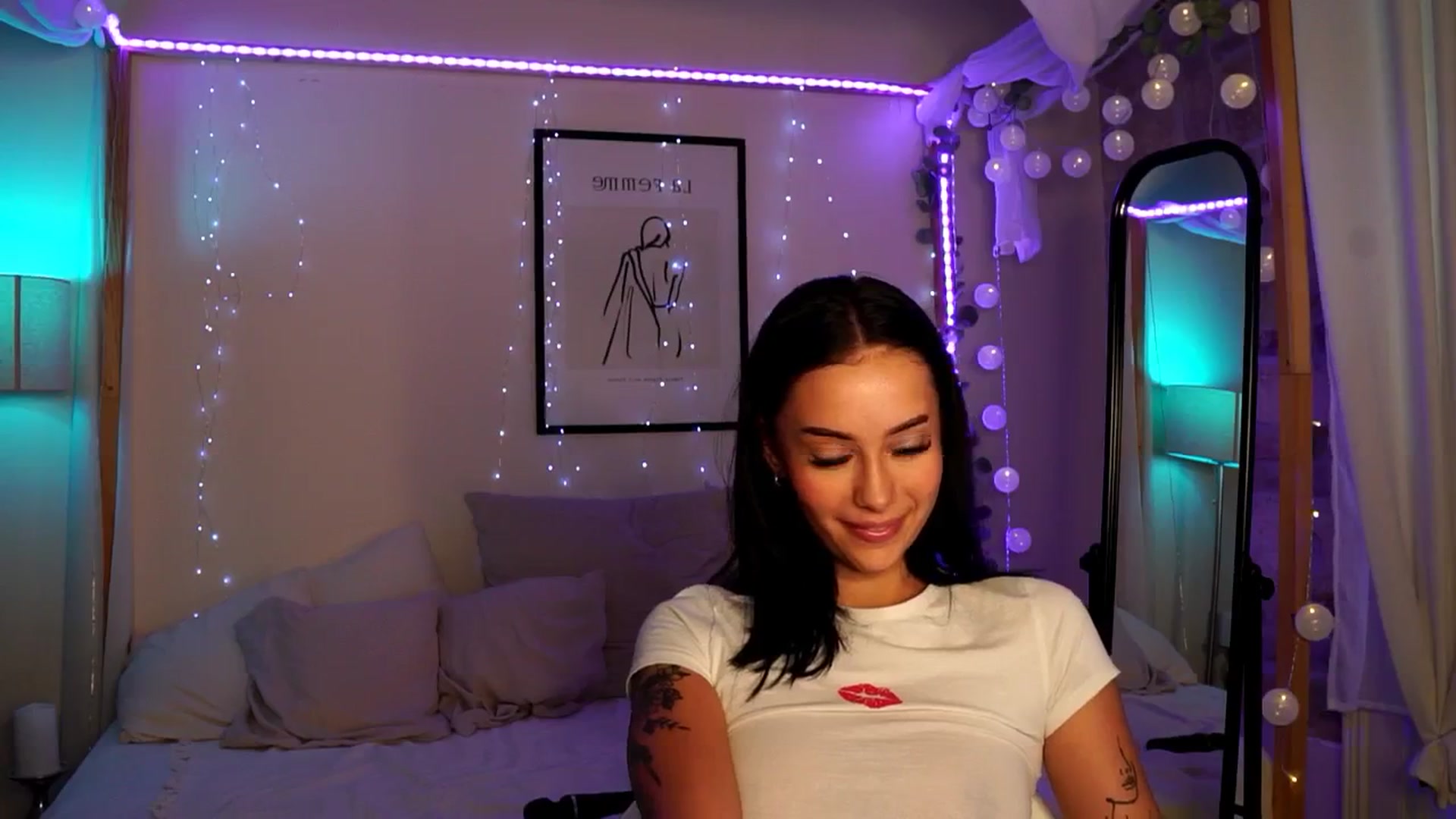 Gallery image thumbnail from Naomii18's myfreecams stream on, 06/10/2024, 13:48 image 14 of 20