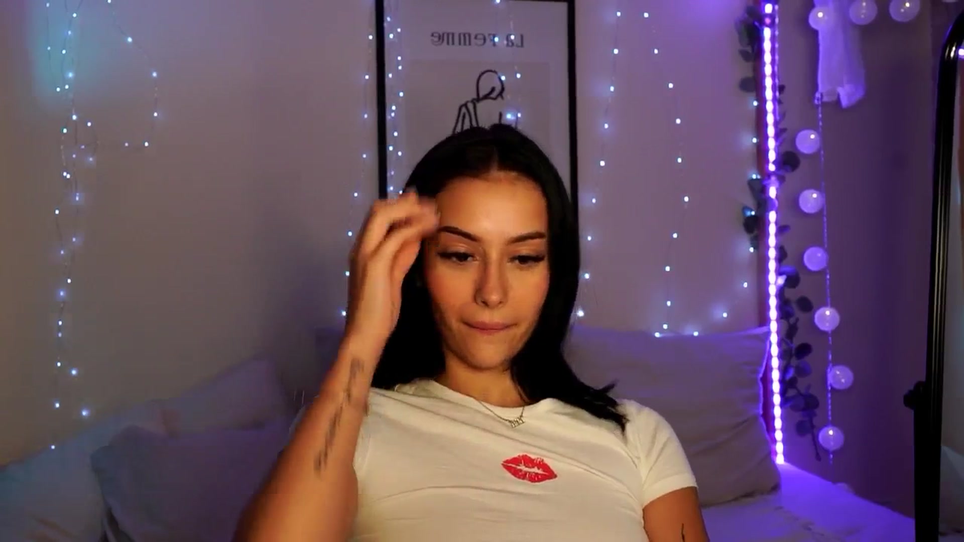Gallery image thumbnail from Naomii18's myfreecams stream on, 06/10/2024, 13:48 image 20 of 20