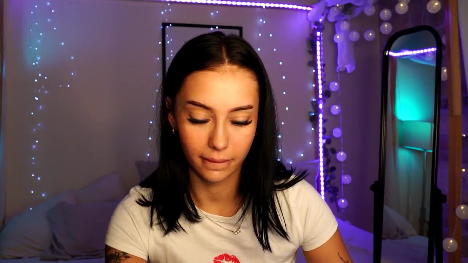 Gallery image thumbnail from Naomii18's myfreecams stream on, 06/10/2024, 13:48 image 17 of 20