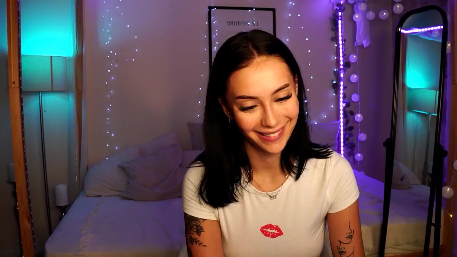 Gallery image thumbnail from Naomii18's myfreecams stream on, 06/10/2024, 16:32 image 8 of 20