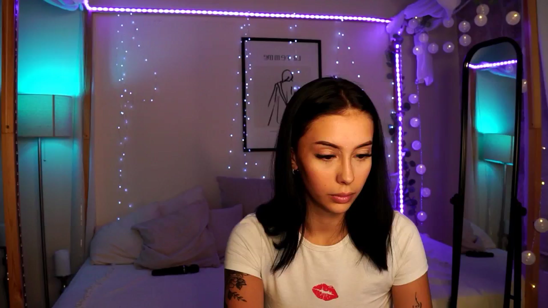 Gallery image thumbnail from Naomii18's myfreecams stream on, 06/10/2024, 16:32 image 3 of 20