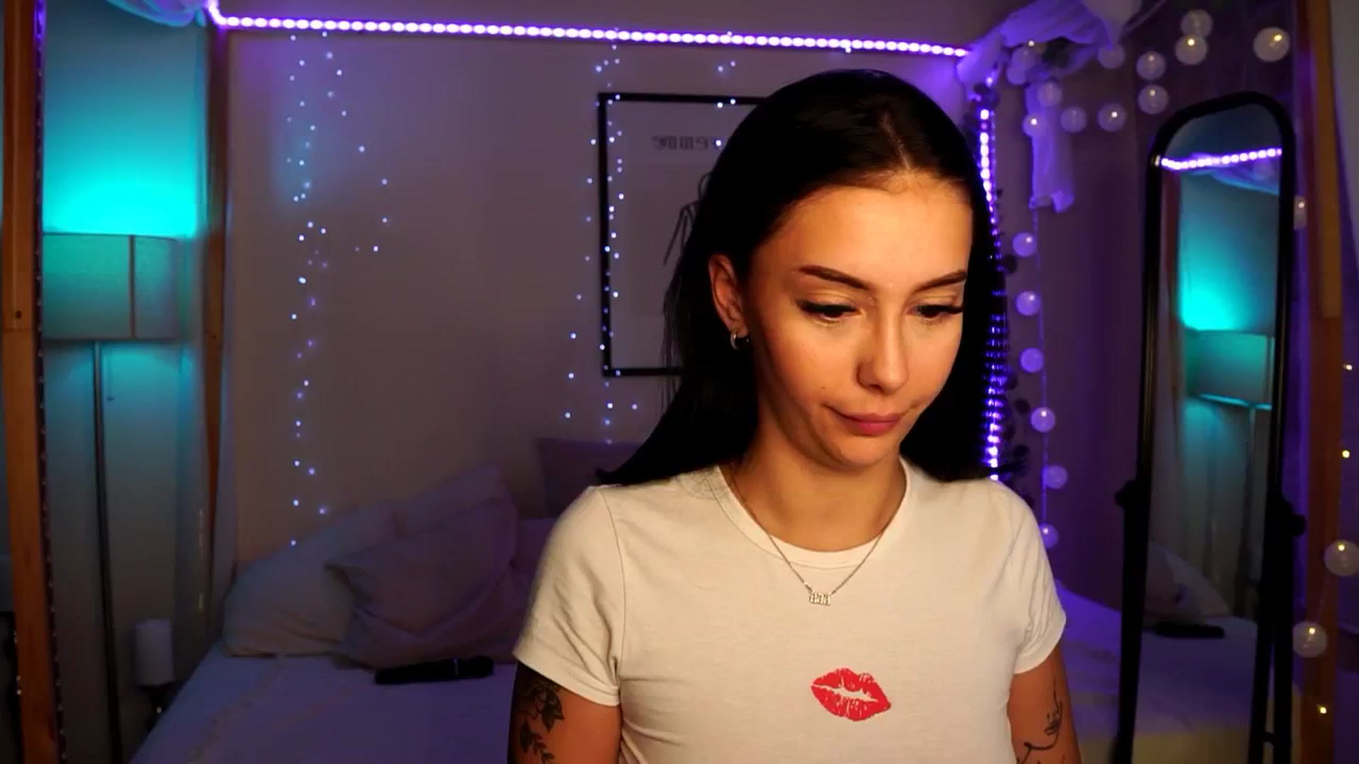 Gallery image thumbnail from Naomii18's myfreecams stream on, 06/10/2024, 16:32 image 1 of 20