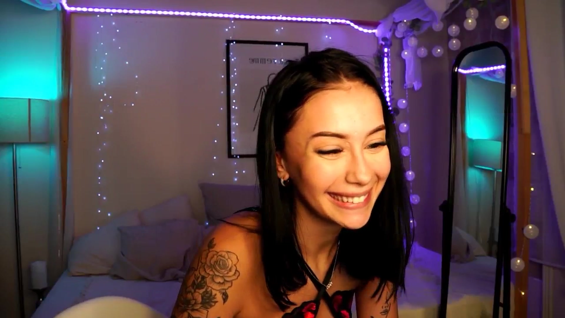 Gallery image thumbnail from Naomii18's myfreecams stream on, 06/10/2024, 17:34 image 20 of 20
