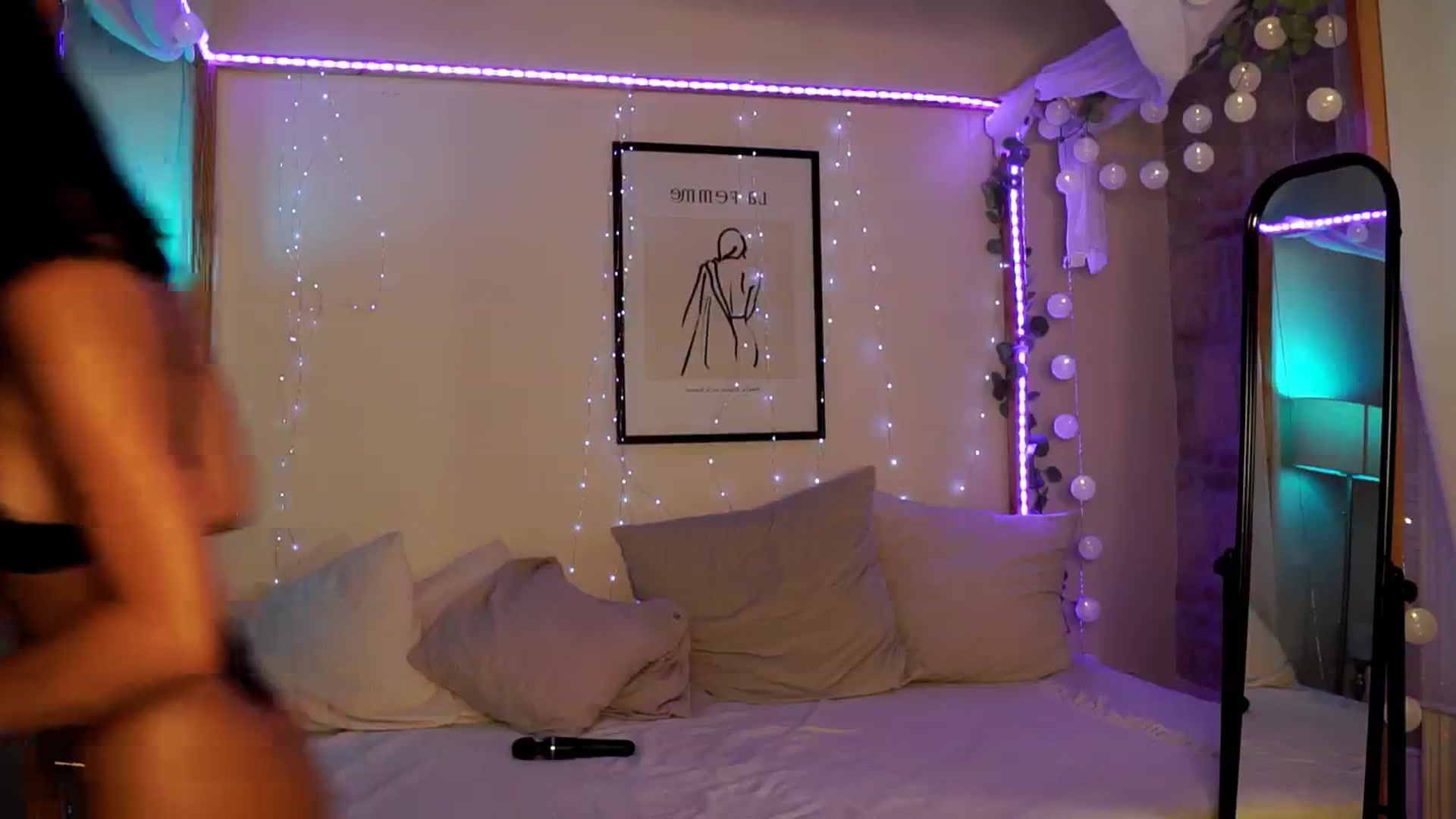 Gallery image thumbnail from Naomii18's myfreecams stream on, 06/11/2024, 17:38 image 7 of 20
