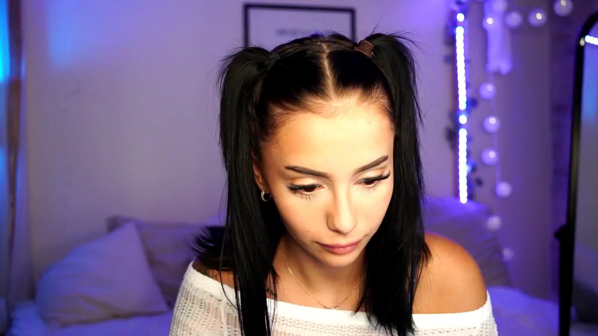 Gallery image thumbnail from Naomii18's myfreecams stream on, 06/16/2024, 14:20 image 17 of 20