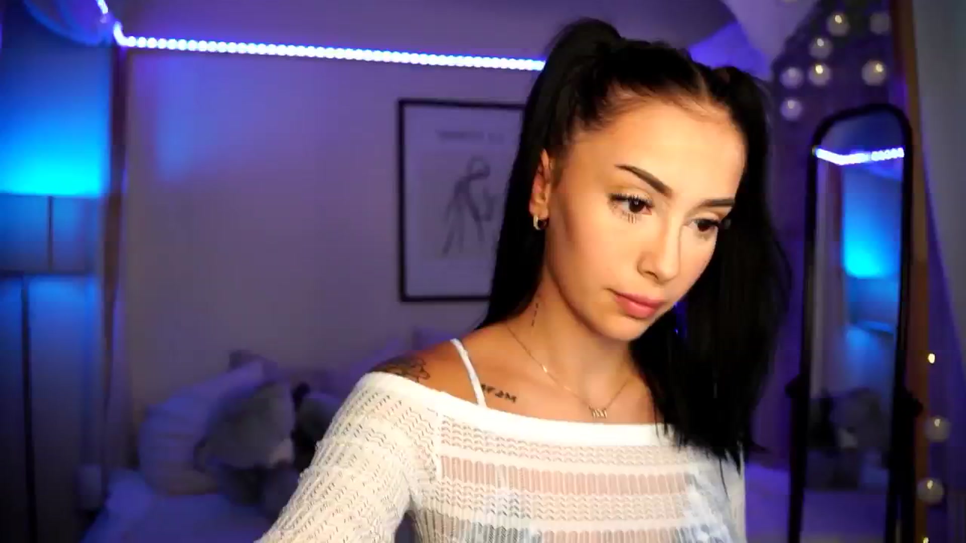 Gallery image thumbnail from Naomii18's myfreecams stream on, 06/16/2024, 14:20 image 4 of 20