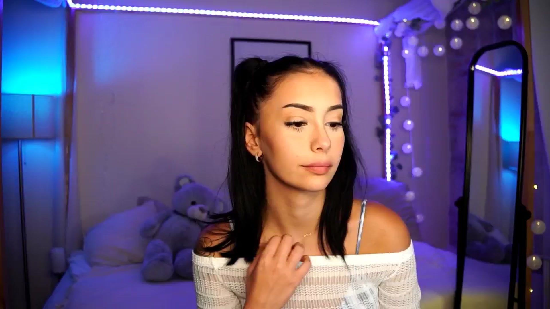 Gallery image thumbnail from Naomii18's myfreecams stream on, 06/16/2024, 16:14 image 1 of 20