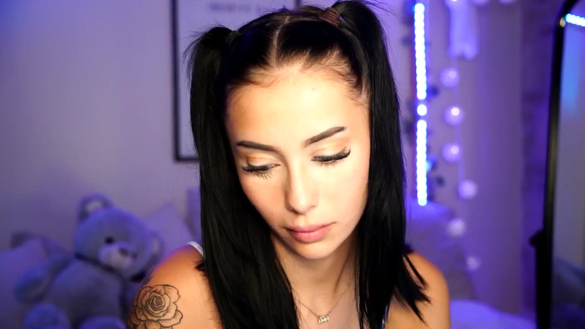 Gallery image thumbnail from Naomii18's myfreecams stream on, 06/16/2024, 16:14 image 7 of 20