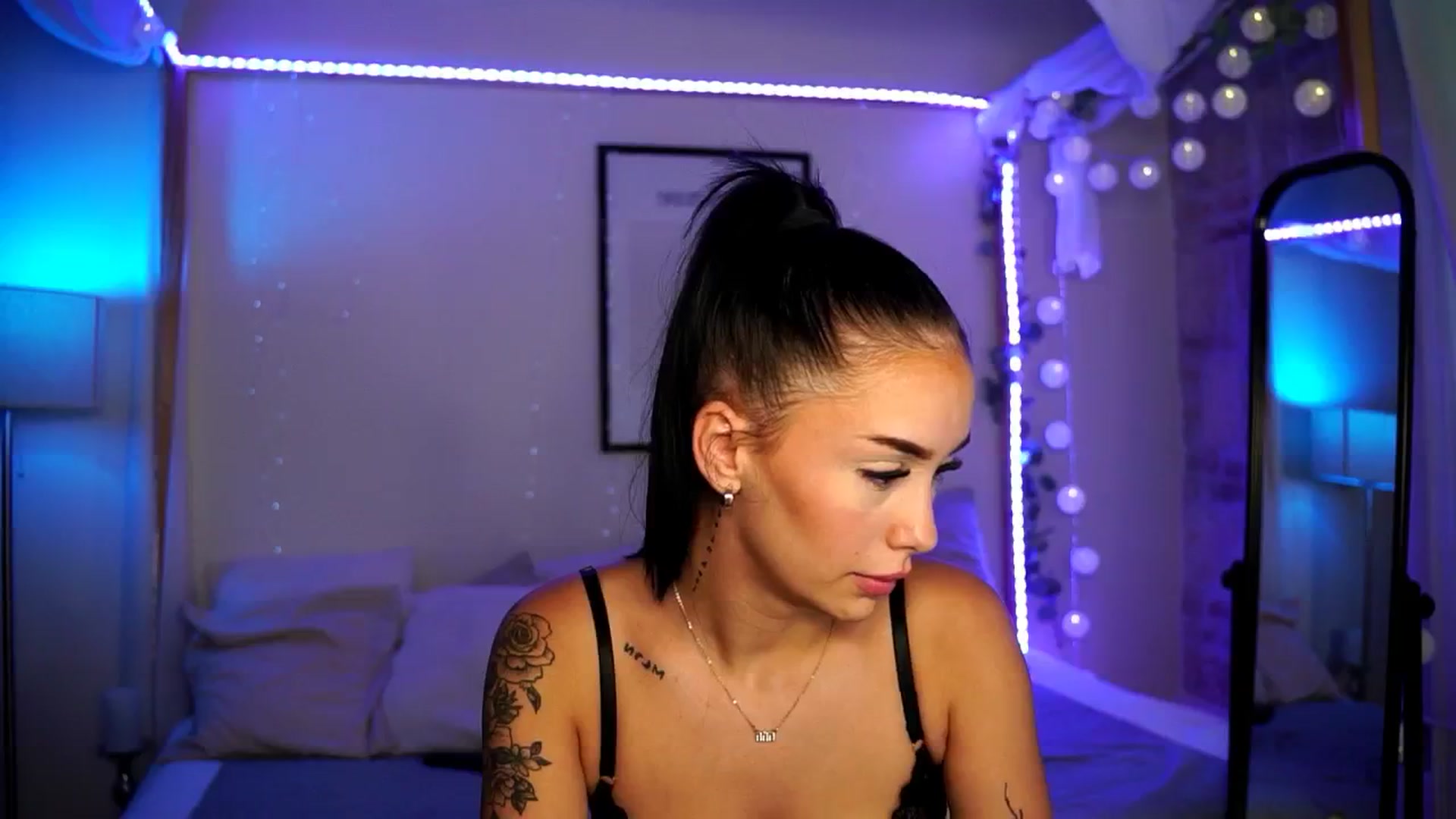 Gallery image thumbnail from Naomii18's myfreecams stream on, 06/21/2024, 11:39 image 18 of 20