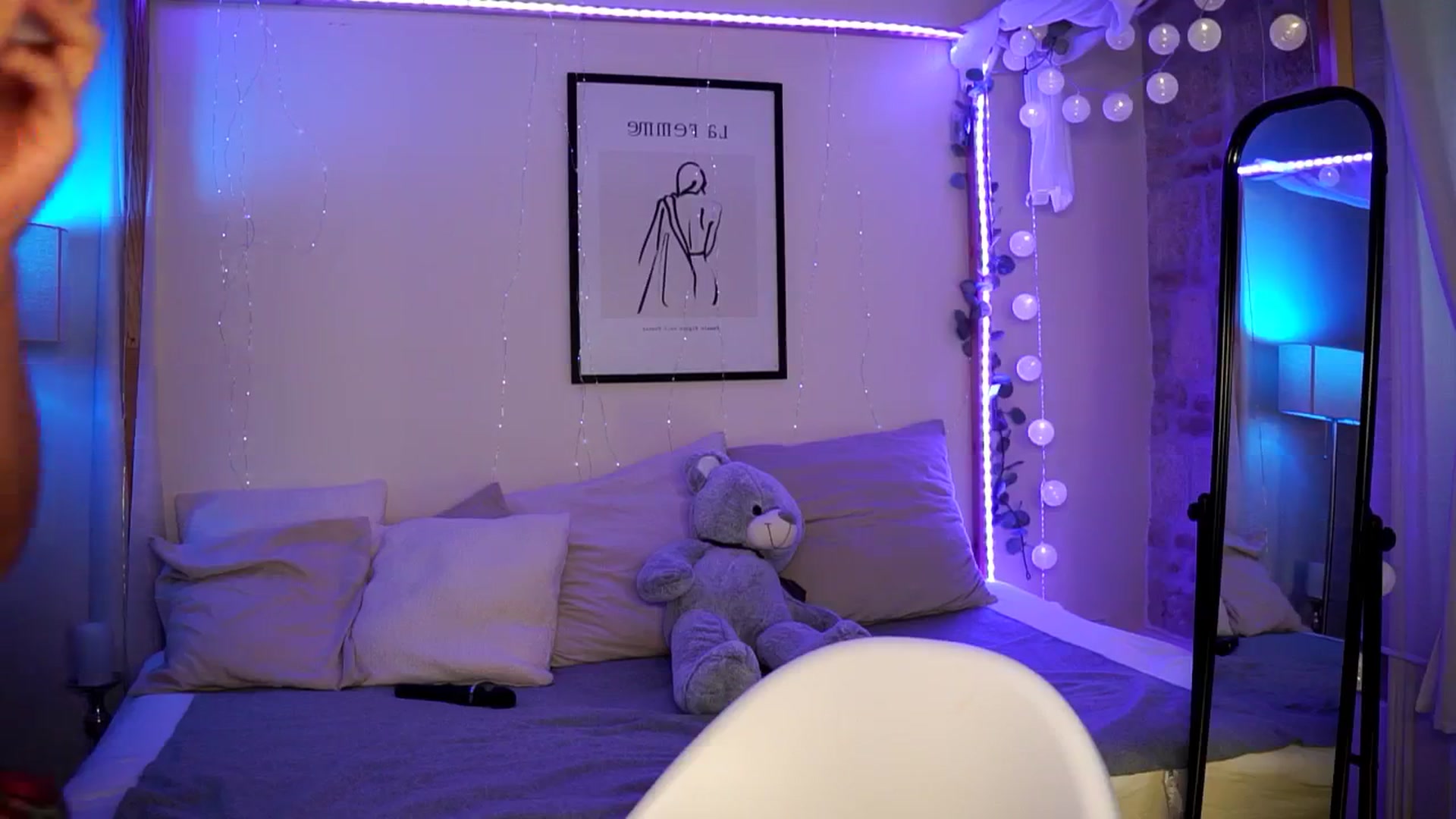 Gallery image thumbnail from Naomii18's myfreecams stream on, 06/21/2024, 11:58 image 3 of 20
