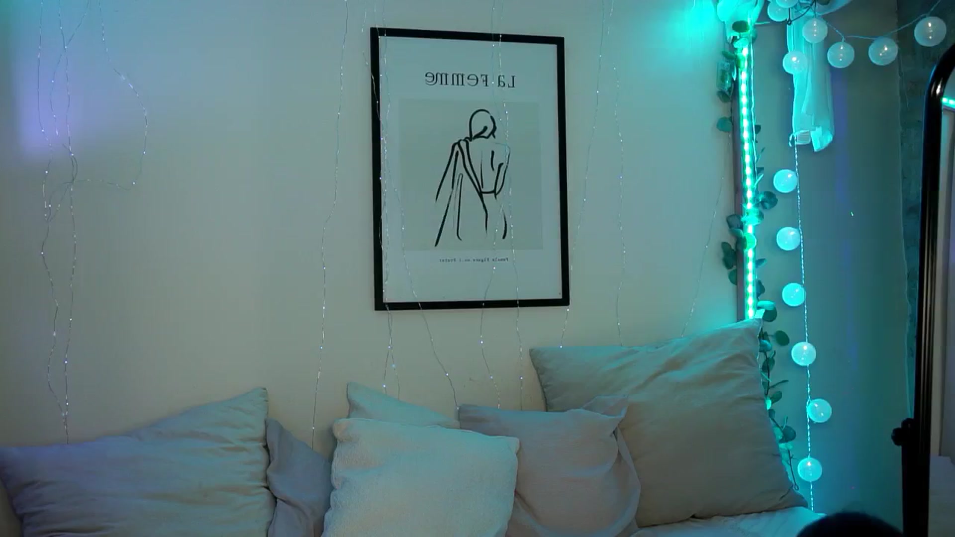 Gallery image thumbnail from Naomii18's myfreecams stream on, 06/22/2024, 12:51 image 18 of 20