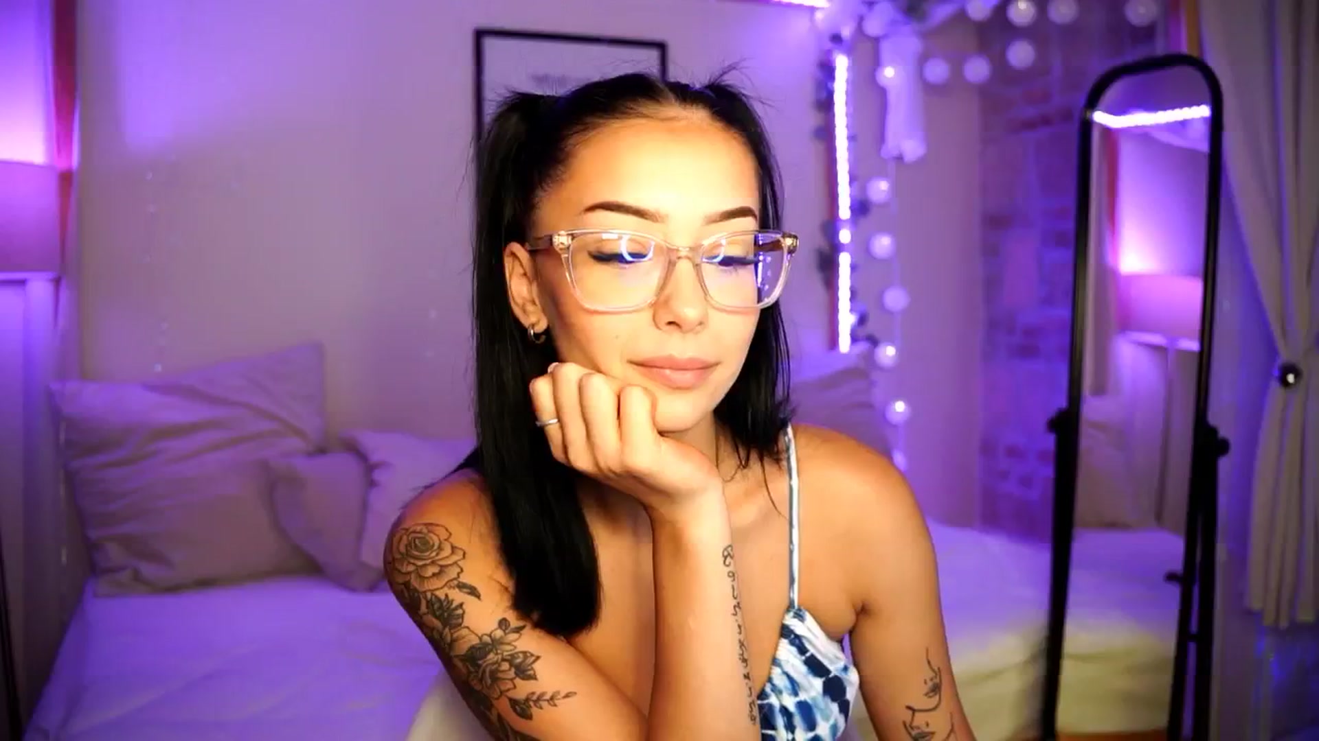 Gallery image thumbnail from Naomii18's myfreecams stream on, 06/23/2024, 15:50 image 20 of 20