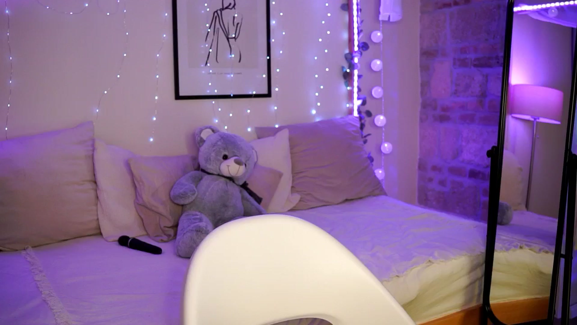 Gallery image thumbnail from Naomii18's myfreecams stream on, 06/24/2024, 11:55 image 14 of 20