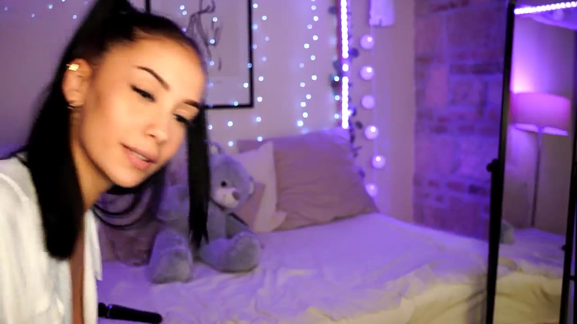 Gallery image thumbnail from Naomii18's myfreecams stream on, 06/24/2024, 14:26 image 17 of 20