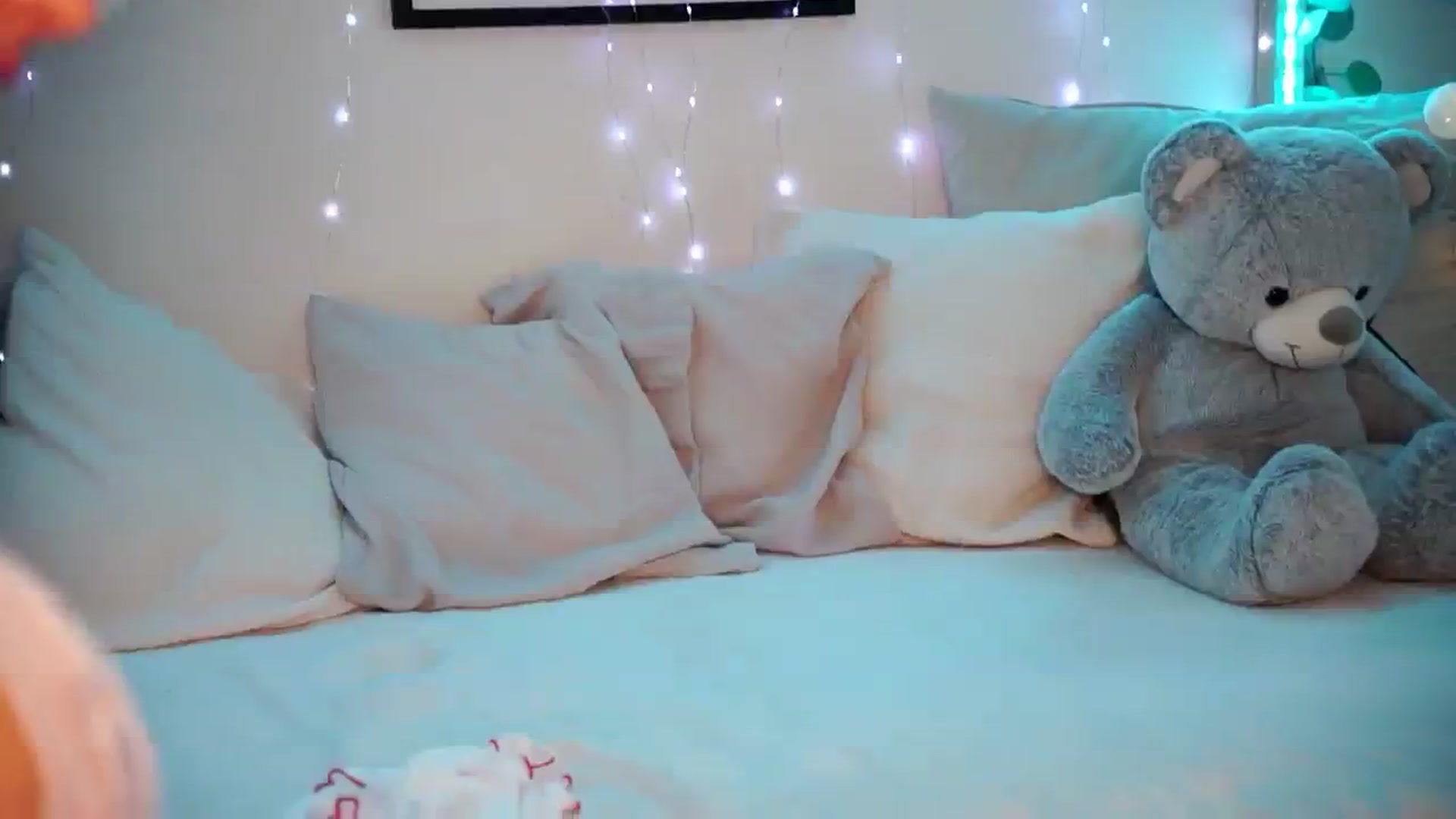 Gallery image thumbnail from Naomii18's myfreecams stream on, 06/27/2024, 13:02 image 19 of 20