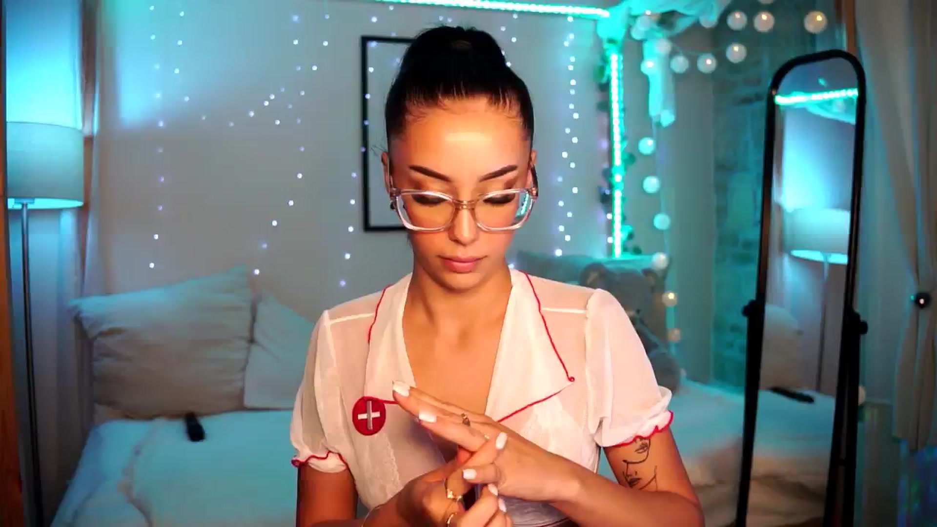 Gallery image thumbnail from Naomii18's myfreecams stream on, 06/27/2024, 14:34 image 1 of 20