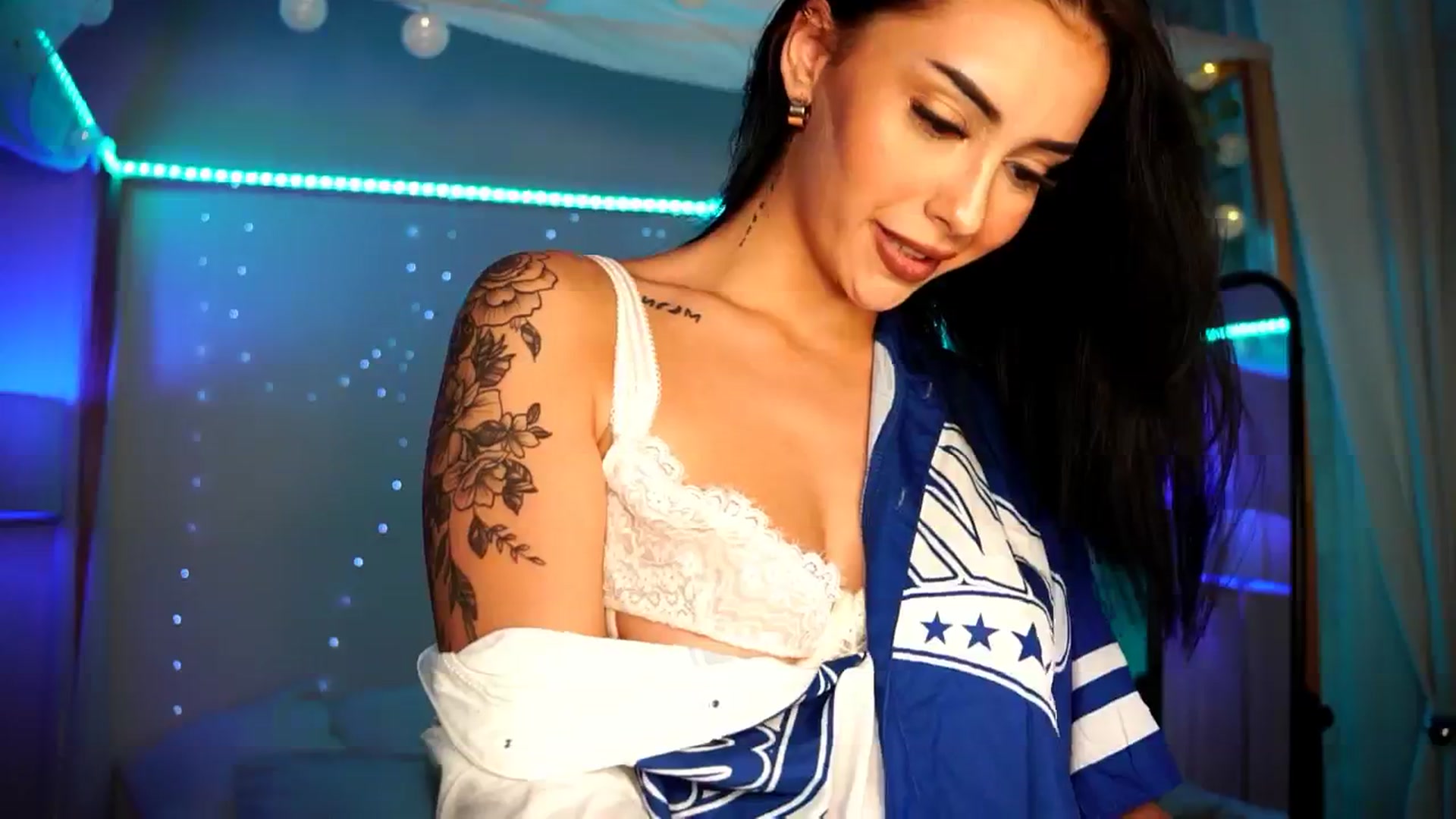 Gallery image thumbnail from Naomii18's myfreecams stream on, 06/28/2024, 16:42 image 18 of 20