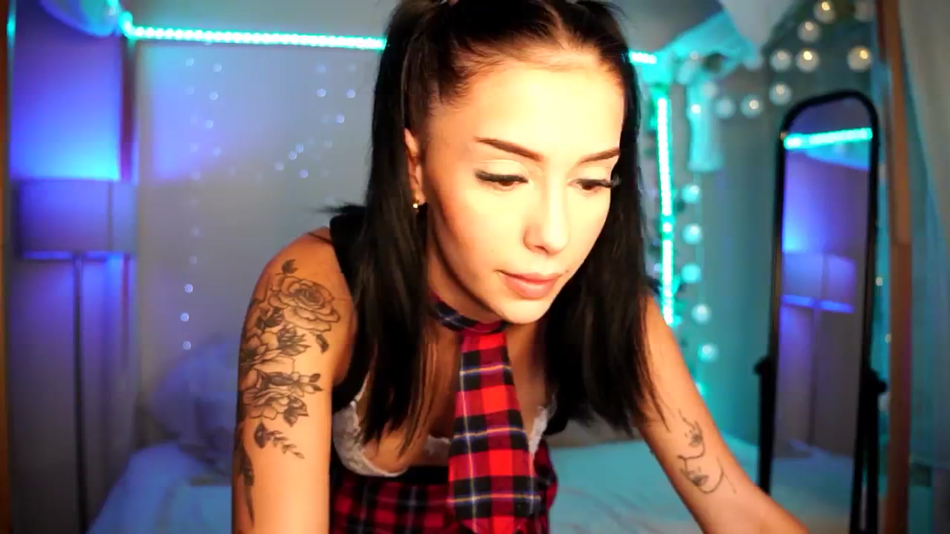 Gallery image thumbnail from Naomii18's myfreecams stream on, 06/29/2024, 15:19 image 5 of 20