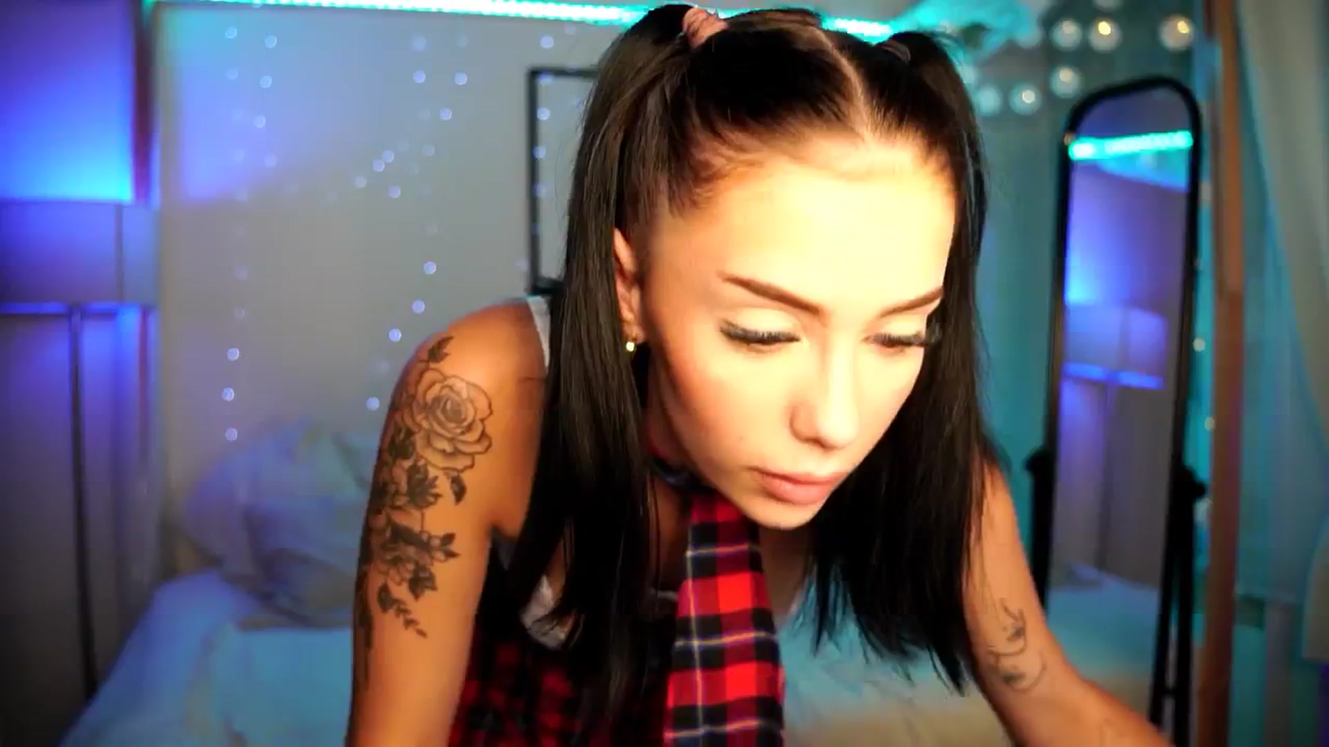 Gallery image thumbnail from Naomii18's myfreecams stream on, 06/29/2024, 15:19 image 6 of 20