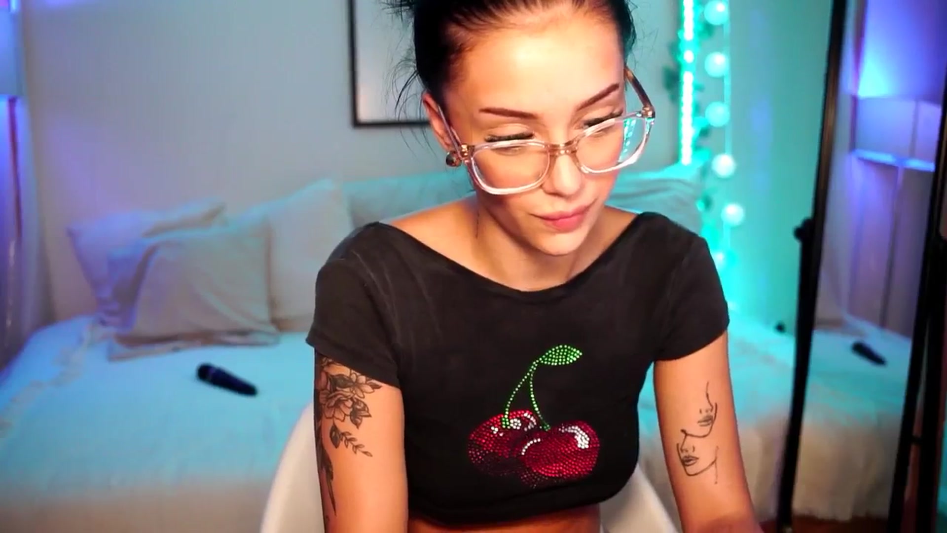 Gallery image thumbnail from Naomii18's myfreecams stream on, 06/30/2024, 16:23 image 8 of 20