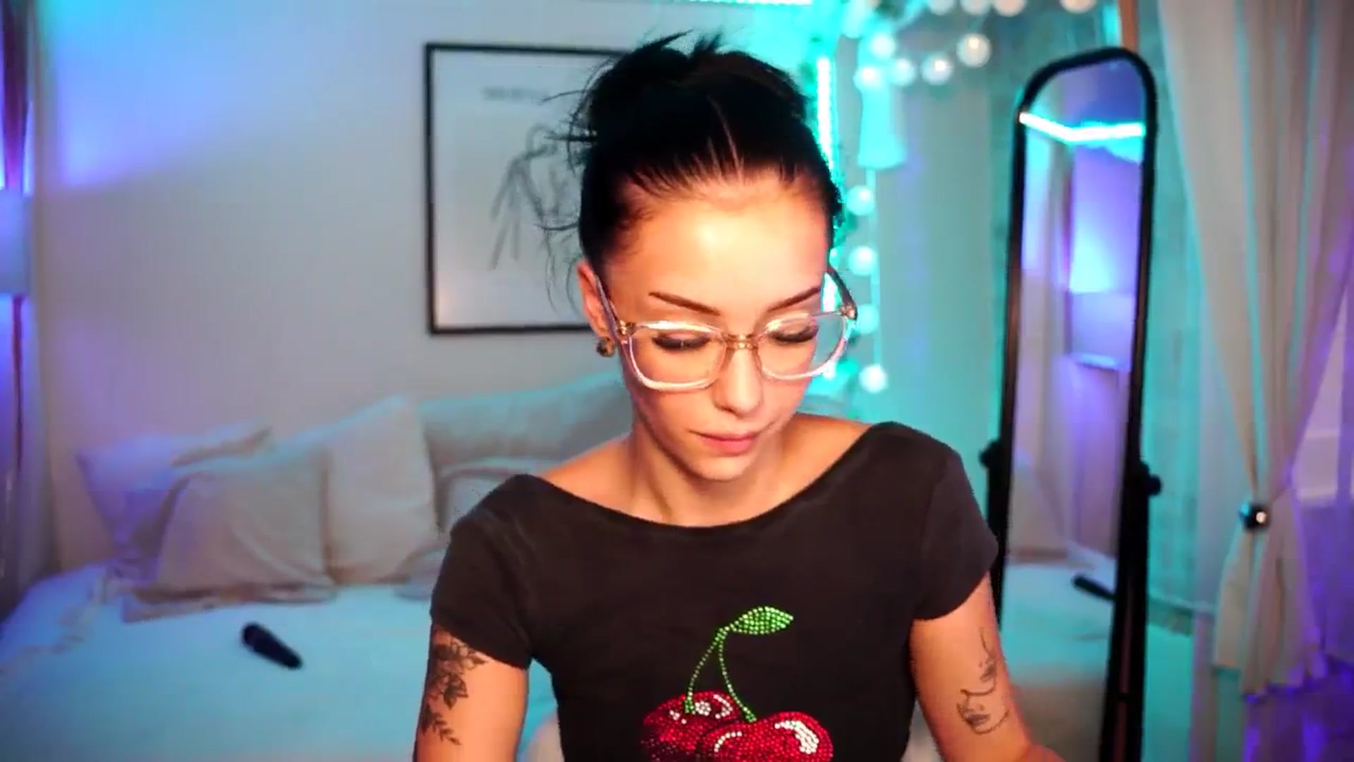 Gallery image thumbnail from Naomii18's myfreecams stream on, 06/30/2024, 16:23 image 4 of 20