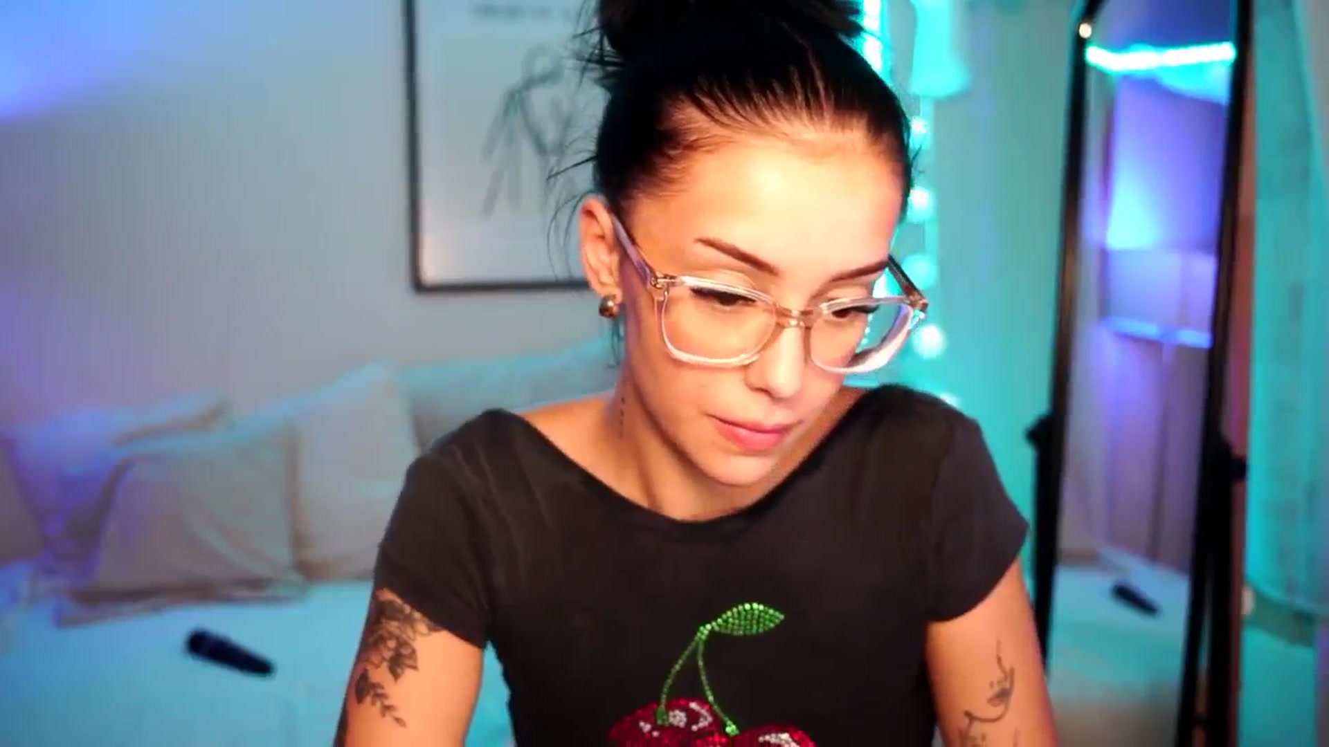 Gallery image thumbnail from Naomii18's myfreecams stream on, 06/30/2024, 16:23 image 9 of 20