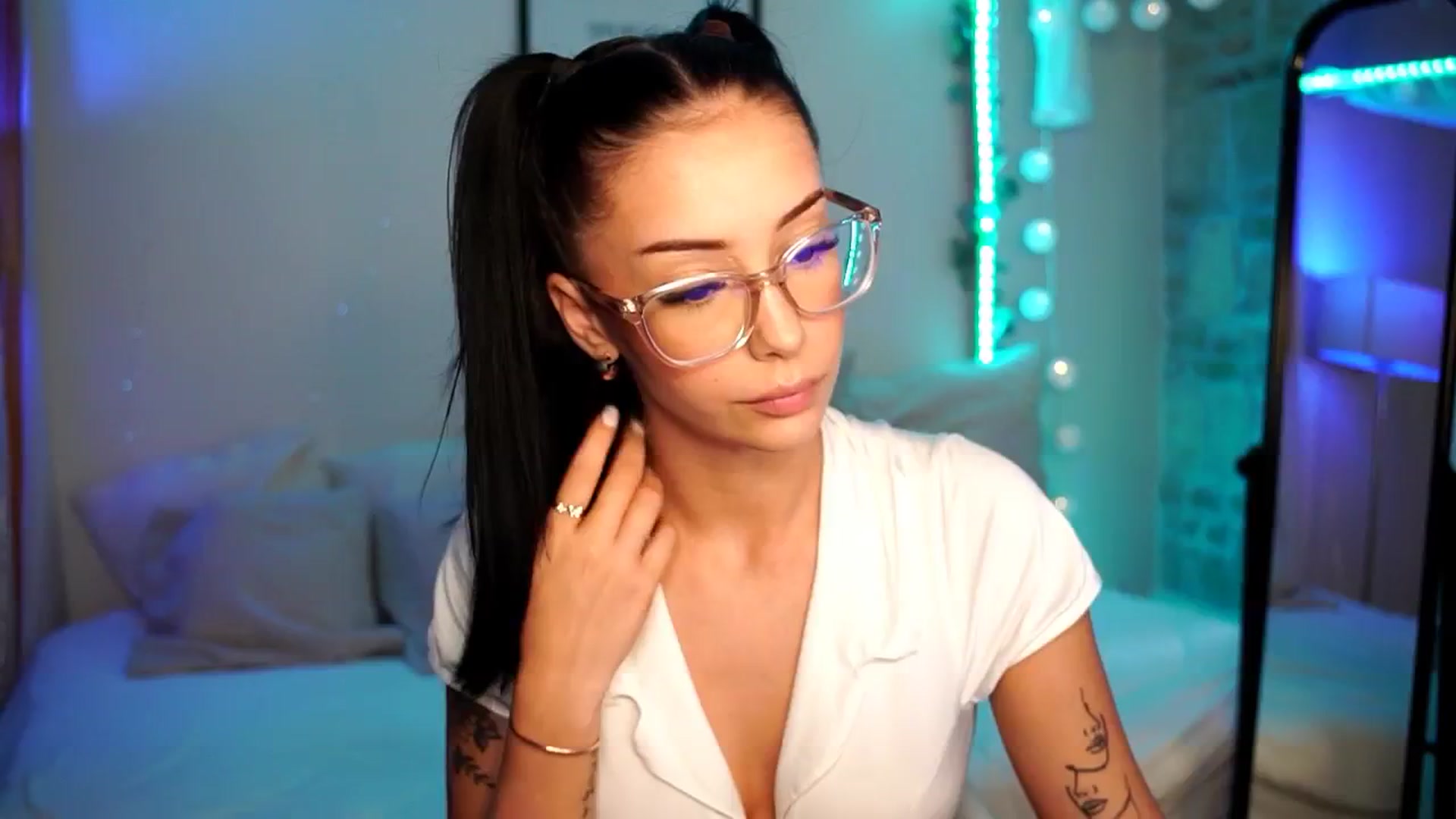 Gallery image thumbnail from Naomii18's myfreecams stream on, 07/02/2024, 11:41 image 3 of 20