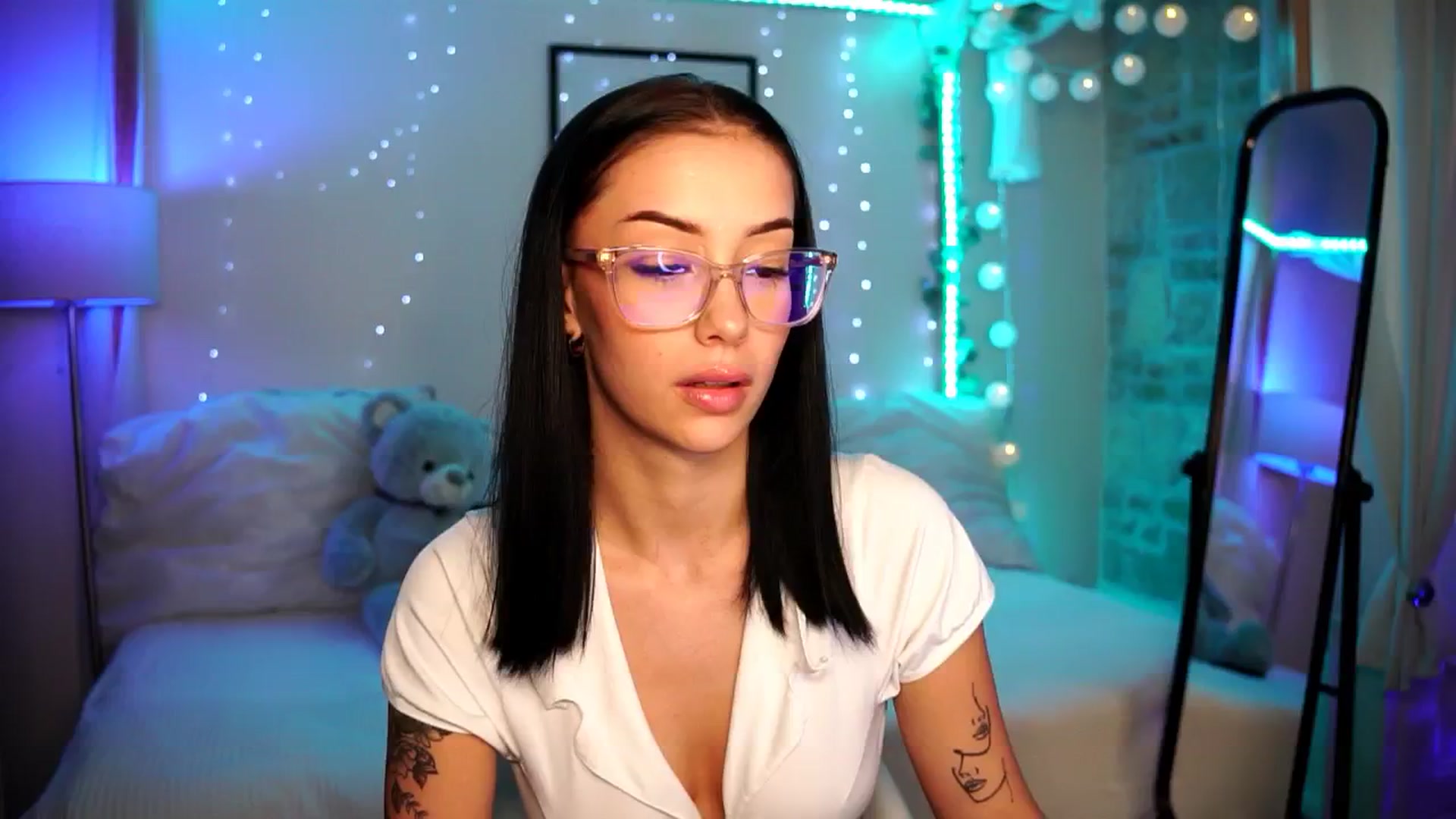 Gallery image thumbnail from Naomii18's myfreecams stream on, 07/06/2024, 14:10 image 1 of 20