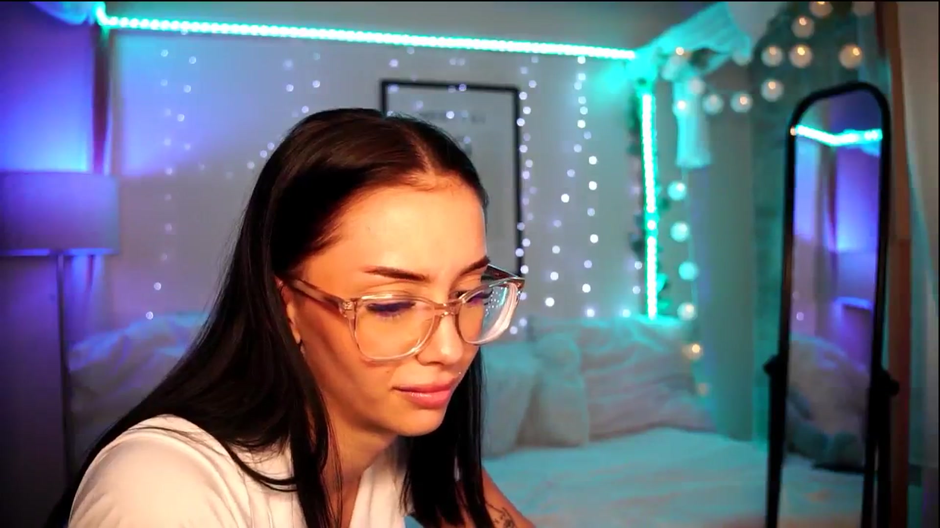 Gallery image thumbnail from Naomii18's myfreecams stream on, 07/06/2024, 15:46 image 18 of 20