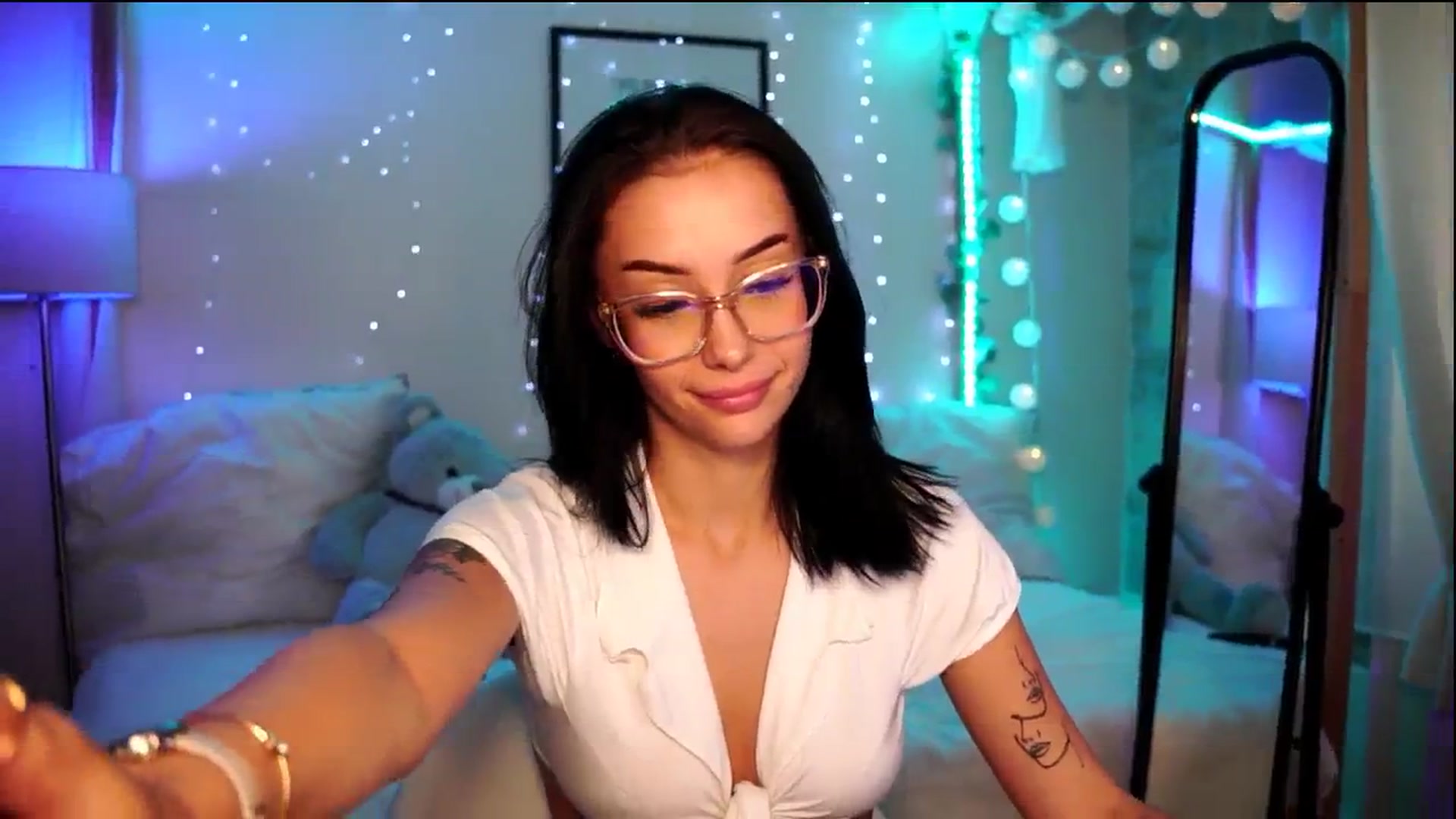 Gallery image thumbnail from Naomii18's myfreecams stream on, 07/06/2024, 15:46 image 11 of 20
