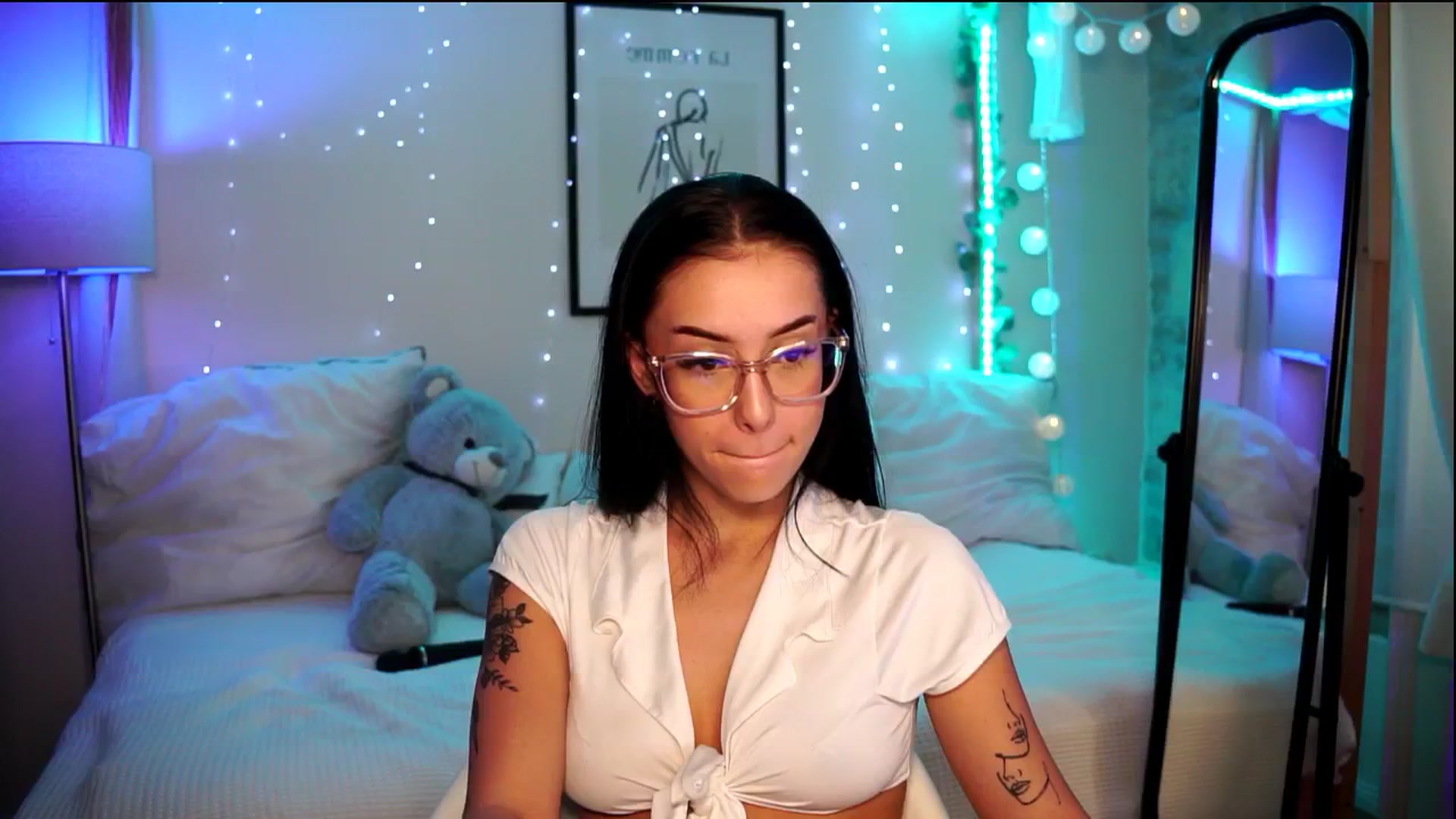 Gallery image thumbnail from Naomii18's myfreecams stream on, 07/06/2024, 15:46 image 9 of 20