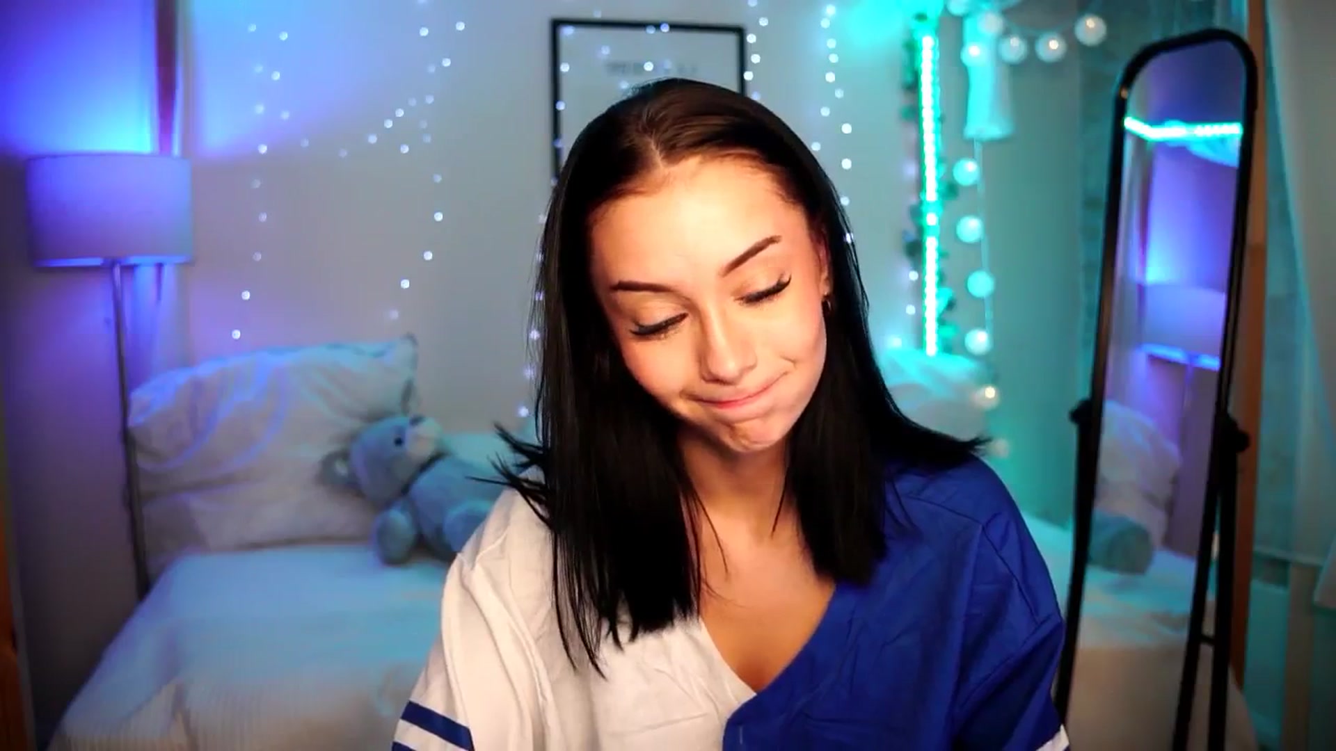 Gallery image thumbnail from Naomii18's myfreecams stream on, 07/08/2024, 16:32 image 20 of 20