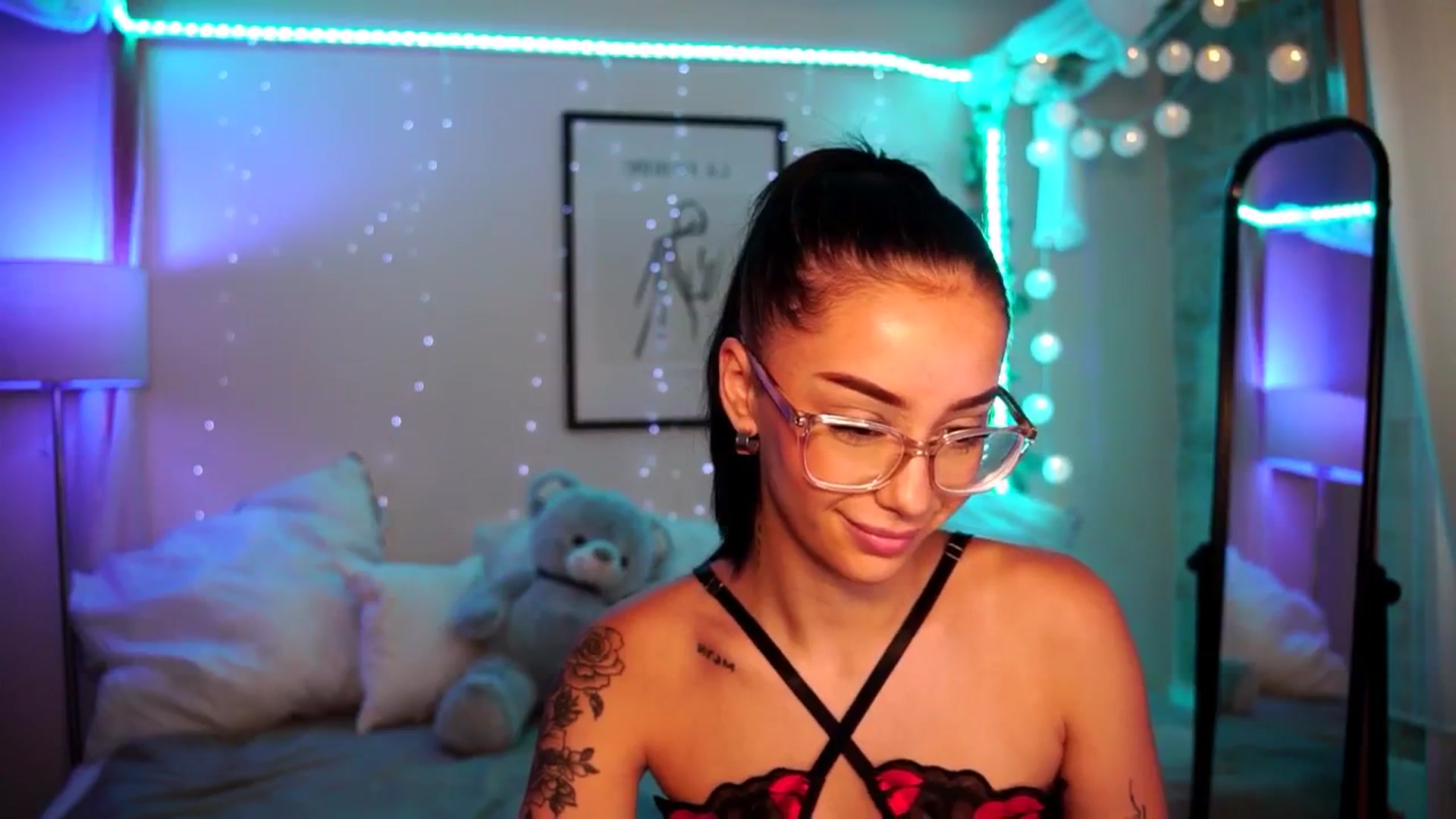 Gallery image thumbnail from Naomii18's myfreecams stream on, 07/09/2024, 15:15 image 15 of 20