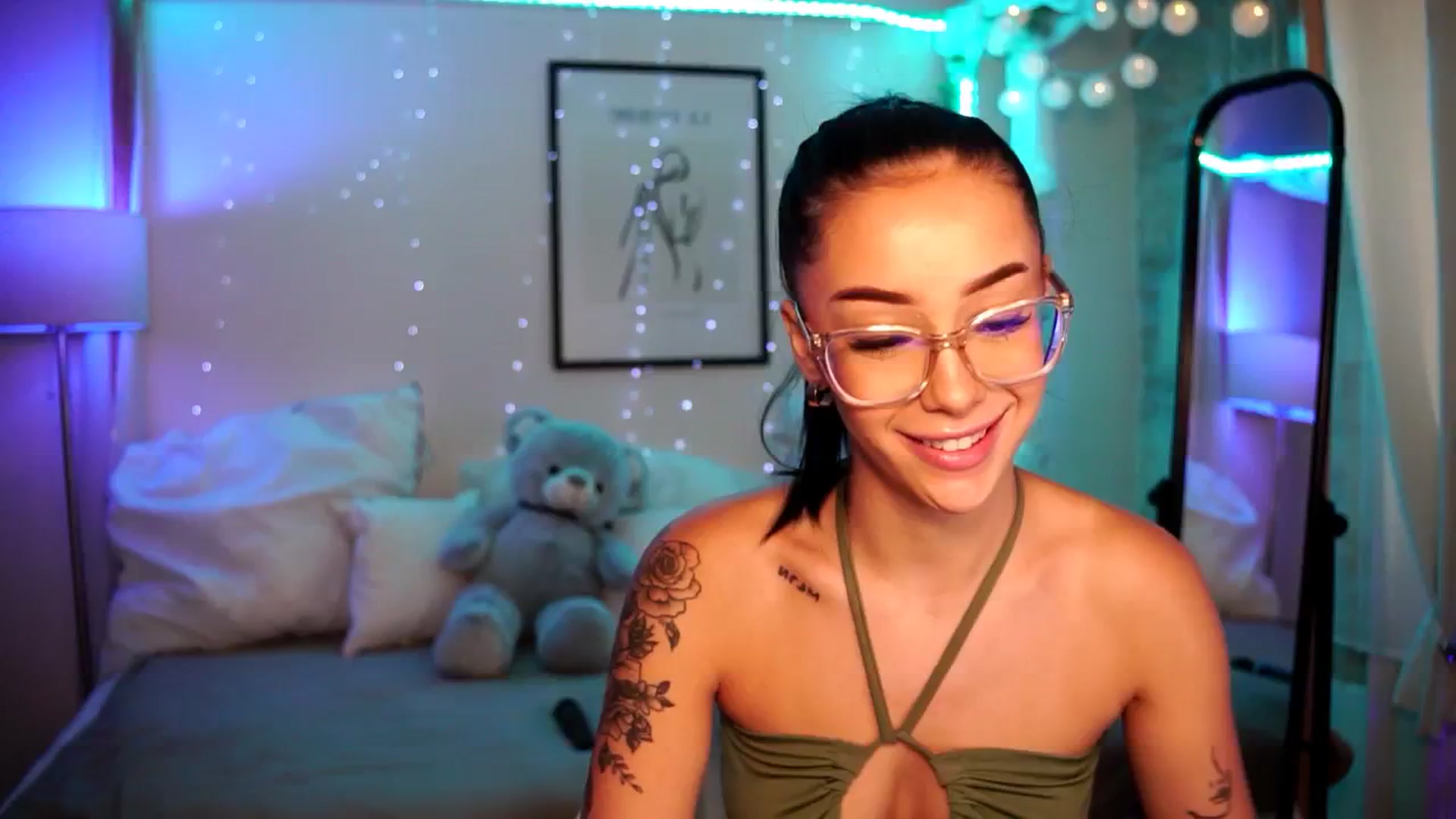 Gallery image thumbnail from Naomii18's myfreecams stream on, 07/09/2024, 15:15 image 1 of 20