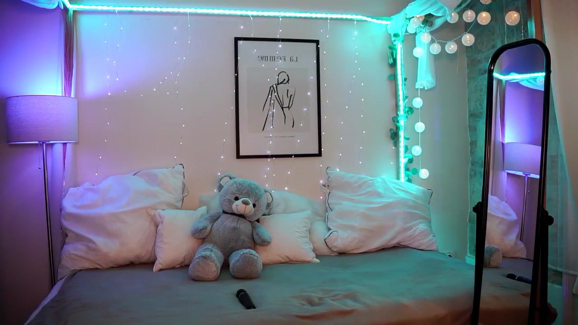 Gallery image thumbnail from Naomii18's myfreecams stream on, 07/09/2024, 15:15 image 3 of 20