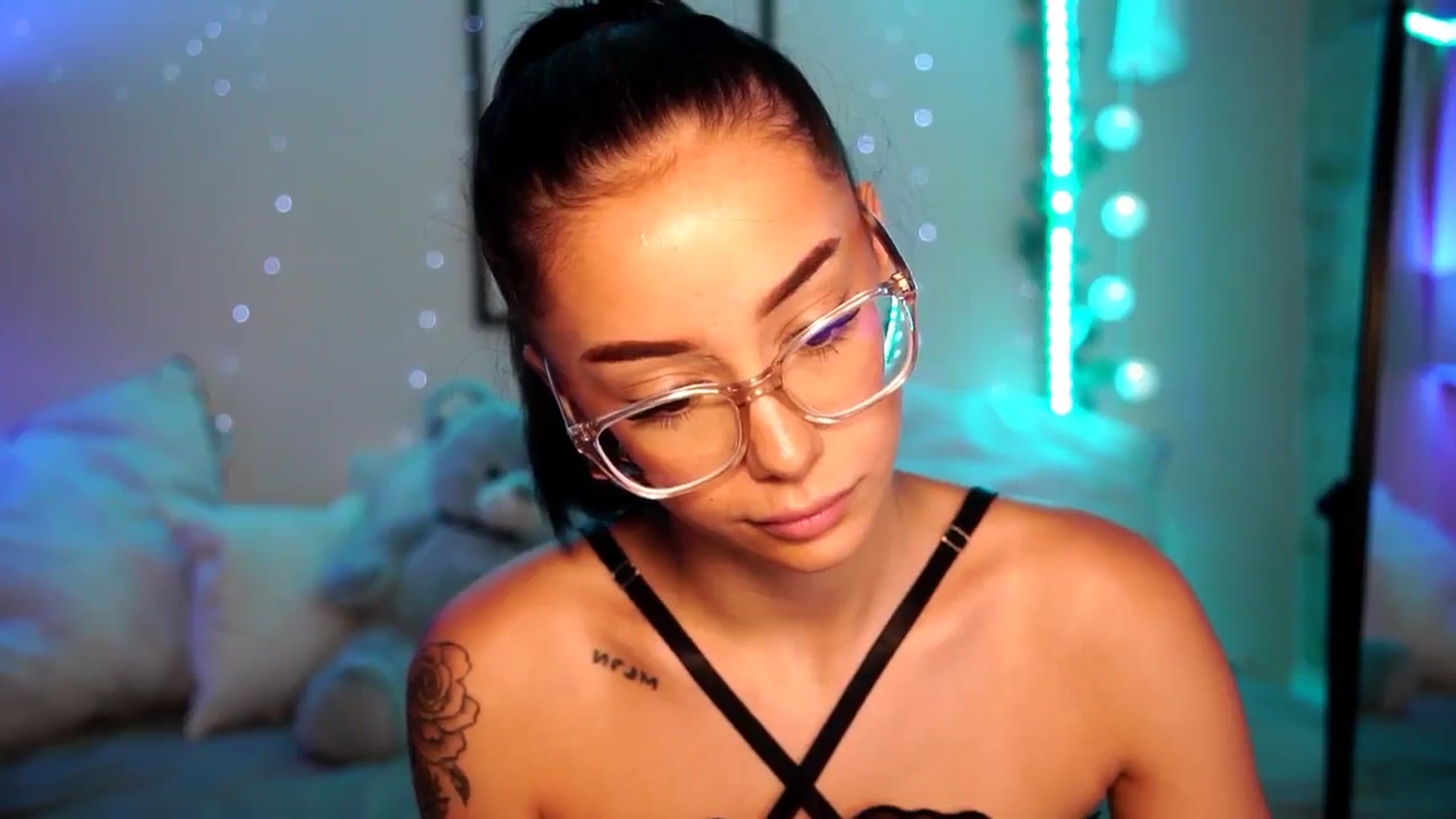 Gallery image thumbnail from Naomii18's myfreecams stream on, 07/09/2024, 15:15 image 17 of 20