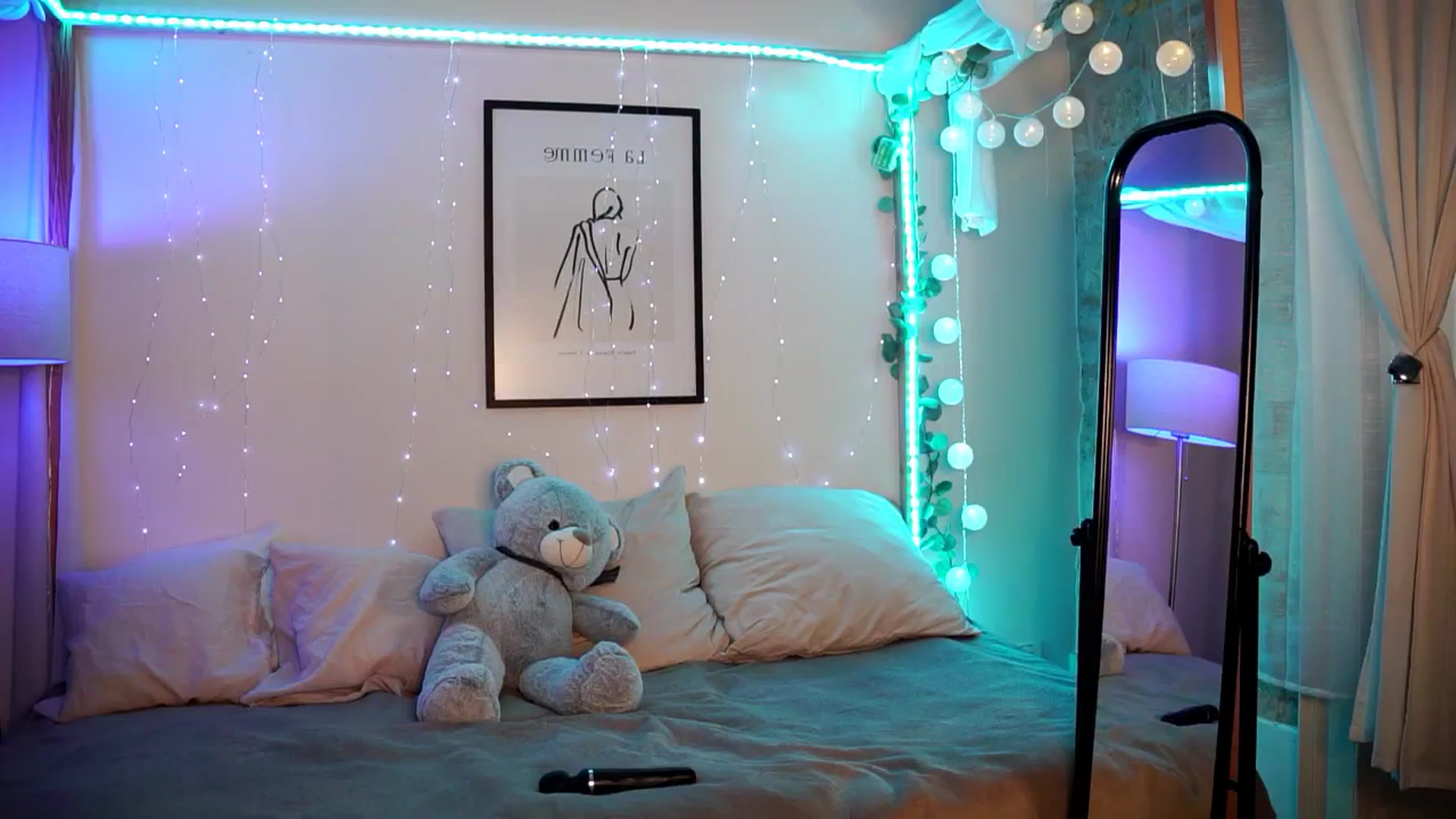 Gallery image thumbnail from Naomii18's myfreecams stream on, 07/13/2024, 14:05 image 20 of 20