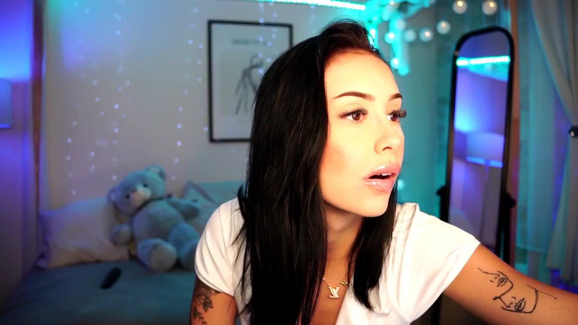 Gallery image thumbnail from Naomii18's myfreecams stream on, 07/14/2024, 17:04 image 17 of 20