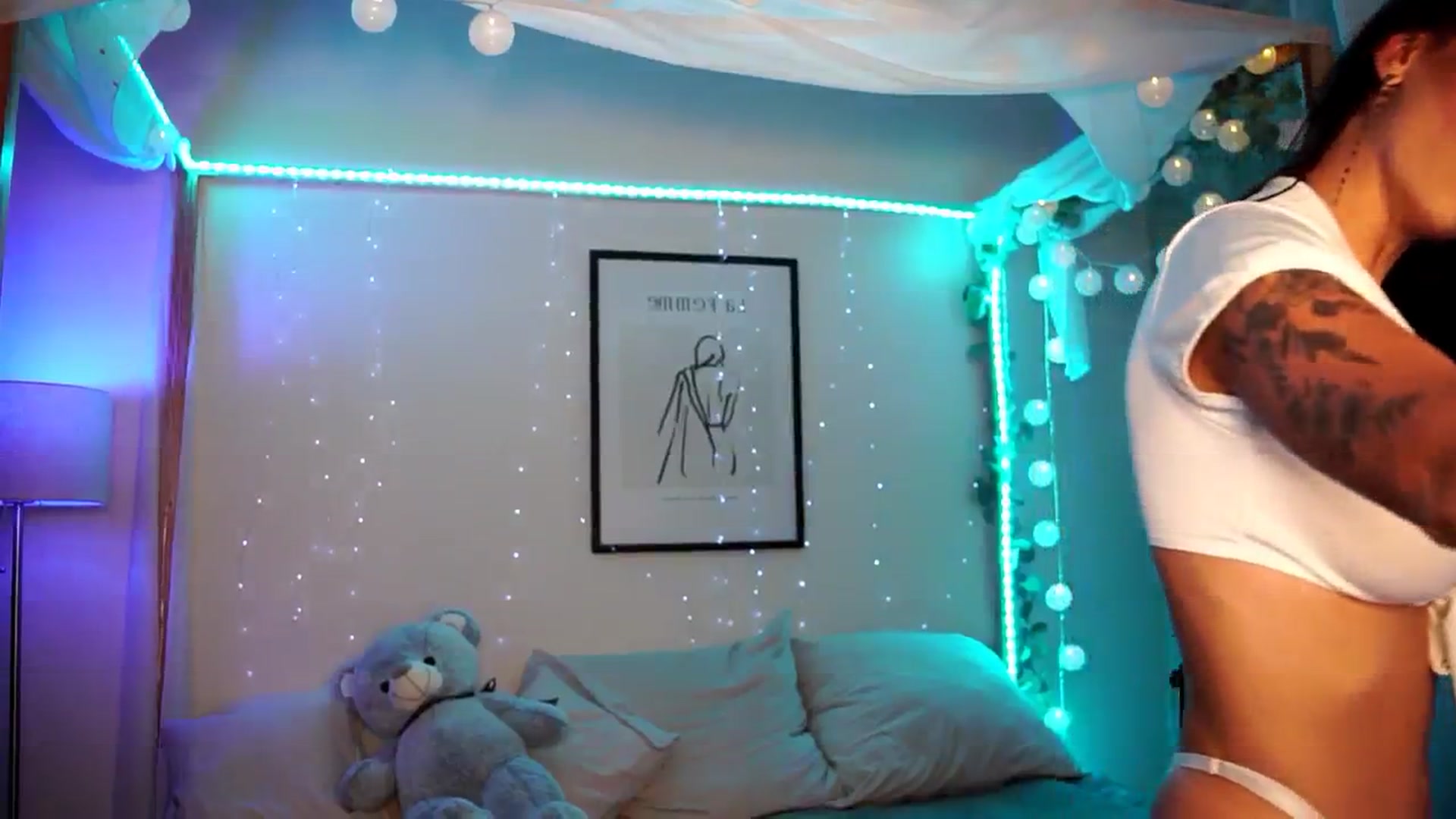 Gallery image thumbnail from Naomii18's myfreecams stream on, 07/14/2024, 17:46 image 7 of 20