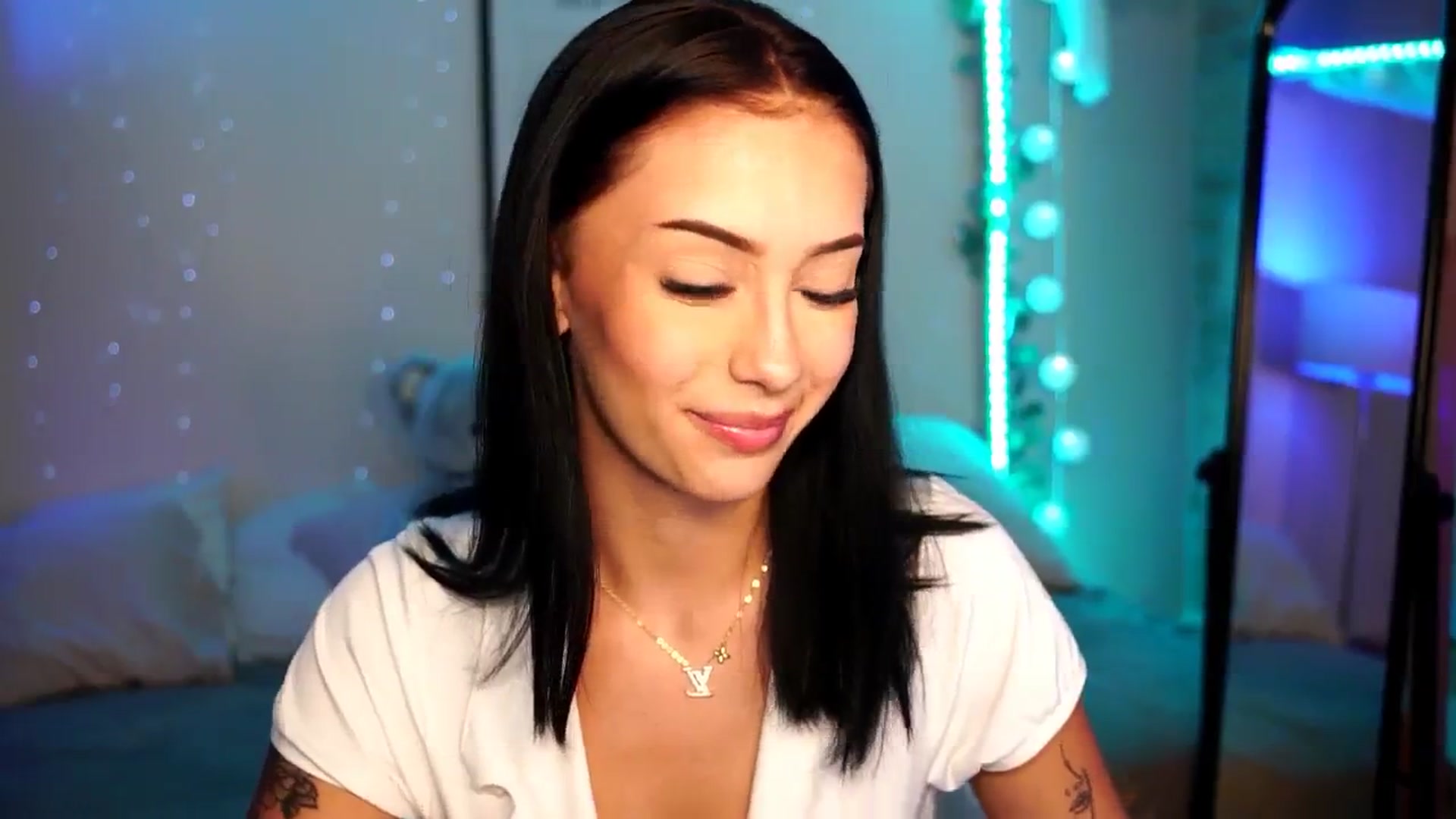 Gallery image thumbnail from Naomii18's myfreecams stream on, 07/14/2024, 19:17 image 4 of 20