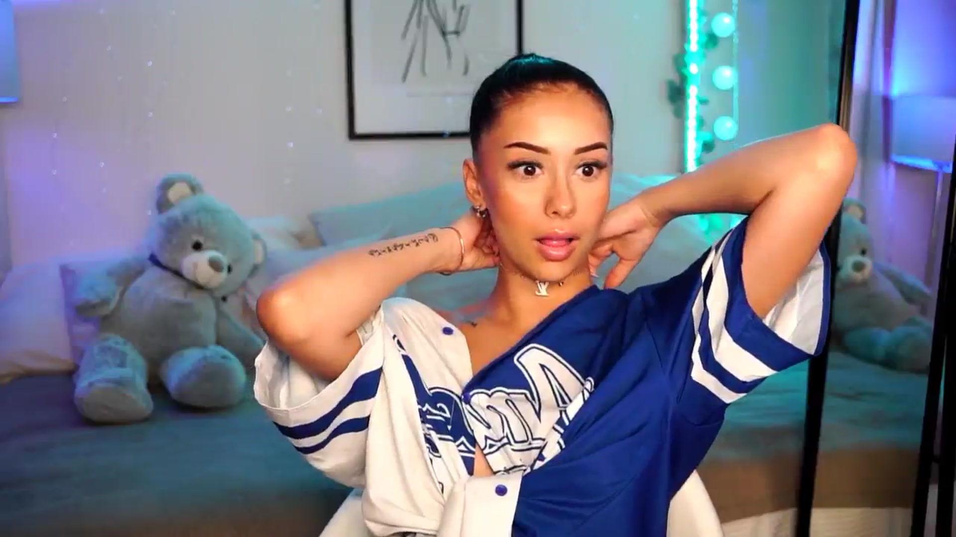 Gallery image thumbnail from Naomii18's myfreecams stream on, 07/15/2024, 12:50 image 20 of 20