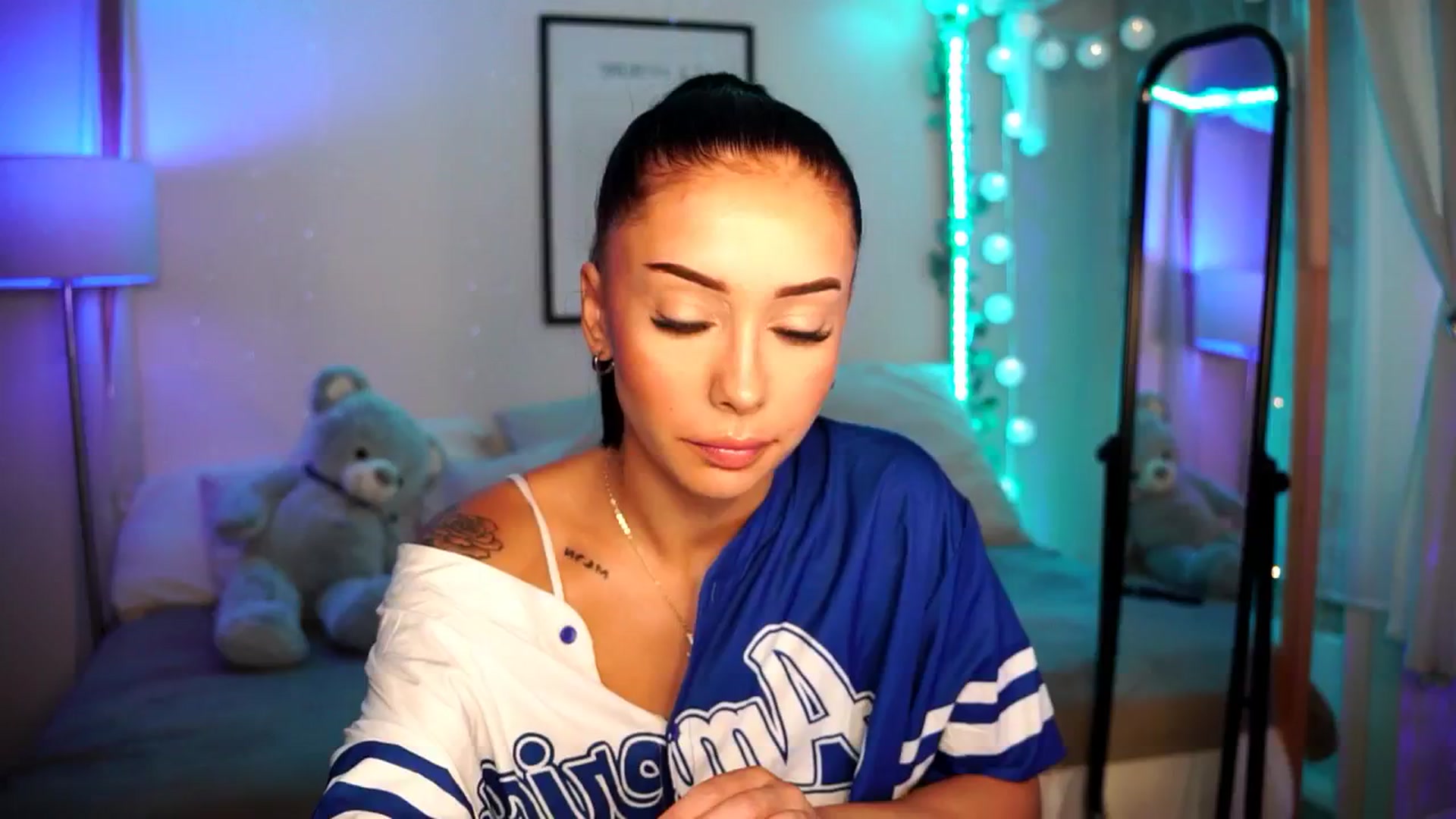 Gallery image thumbnail from Naomii18's myfreecams stream on, 07/15/2024, 12:50 image 1 of 20