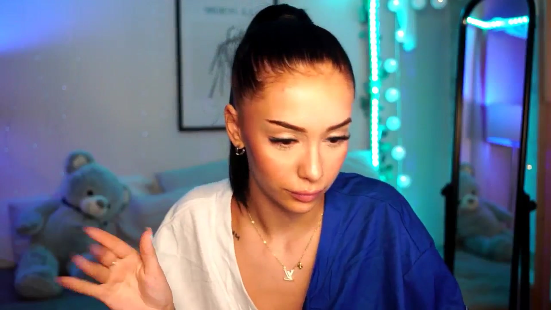 Gallery image thumbnail from Naomii18's myfreecams stream on, 07/15/2024, 12:50 image 19 of 20