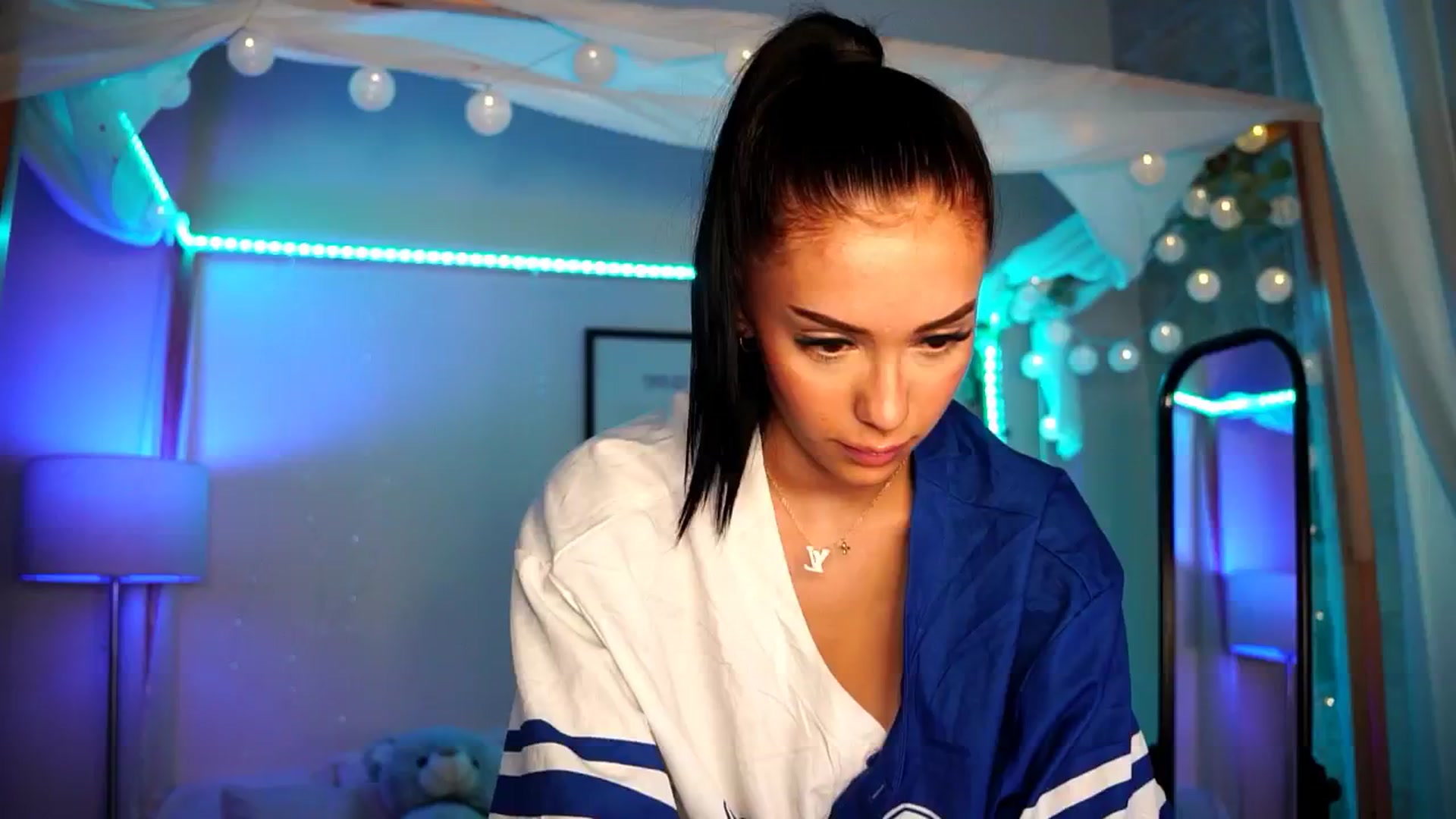 Gallery image thumbnail from Naomii18's myfreecams stream on, 07/15/2024, 15:22 image 3 of 20